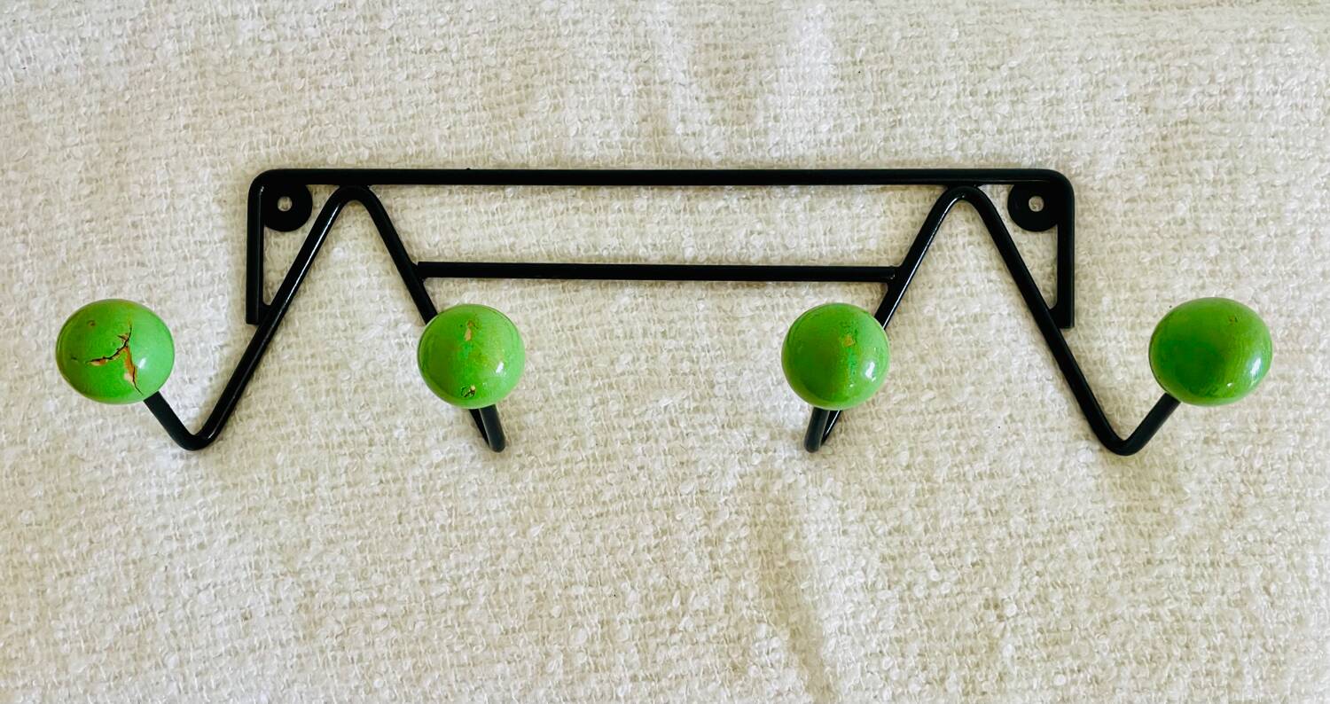 apple green coat rack. E