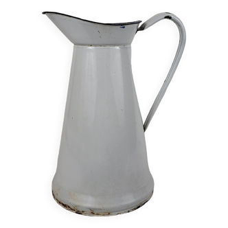 Enamelled sheet metal jug