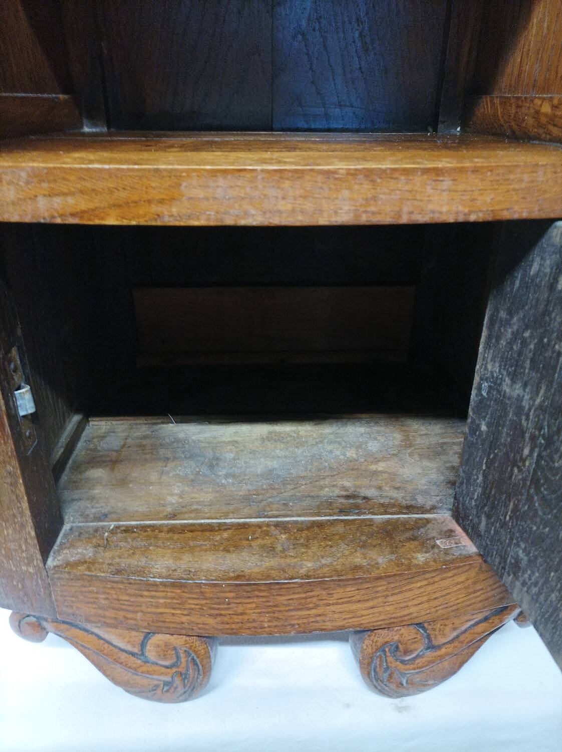 Ancienne table de nuit en bois et marbre