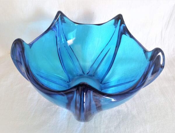 Vase Art Déco en cristal de couleur bleu électrique