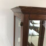Showcase to be placed in oak