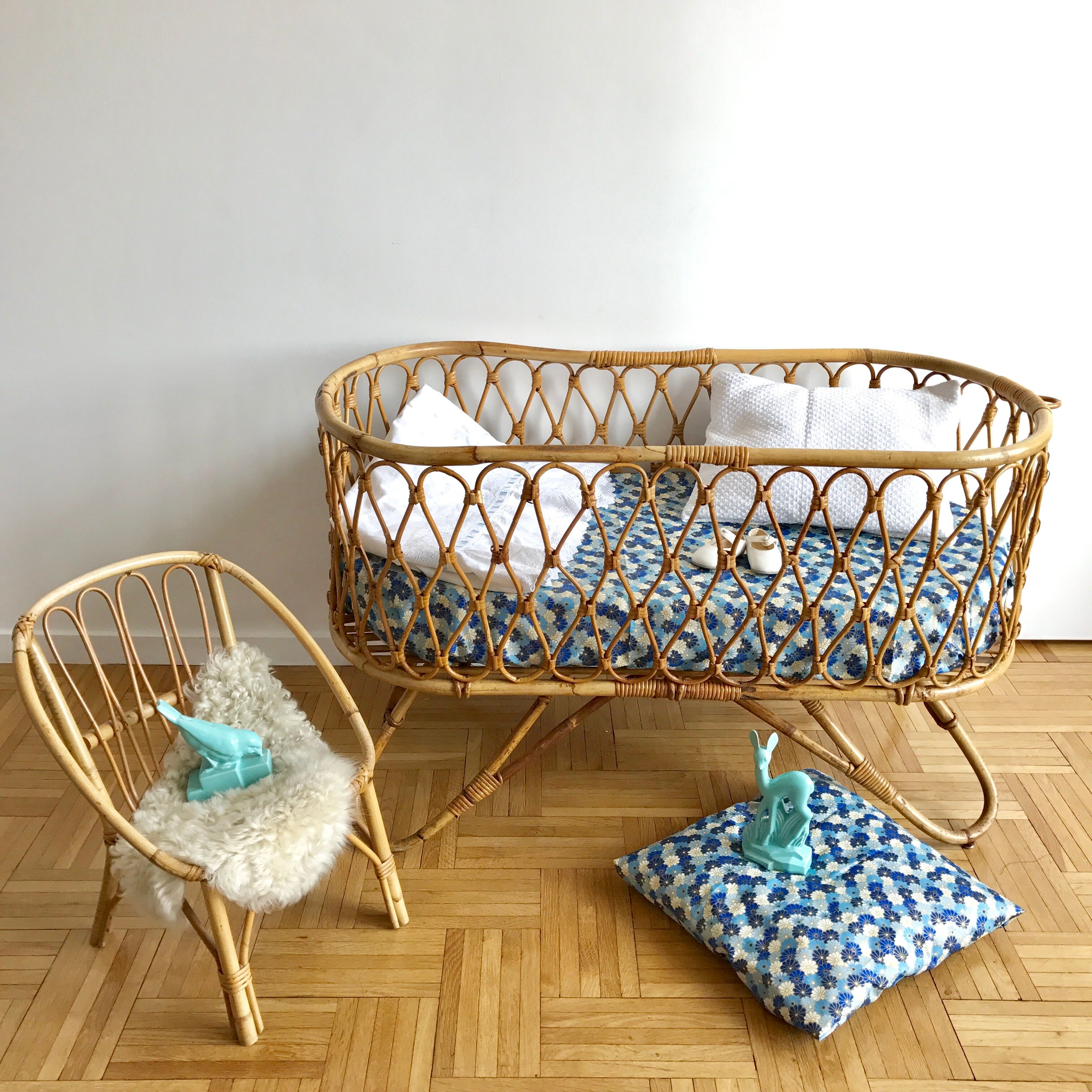 Lit Bebe Berceau En Rotin Vintage Avec Fleche De Lit Et Matelas Sur Mesure Selency