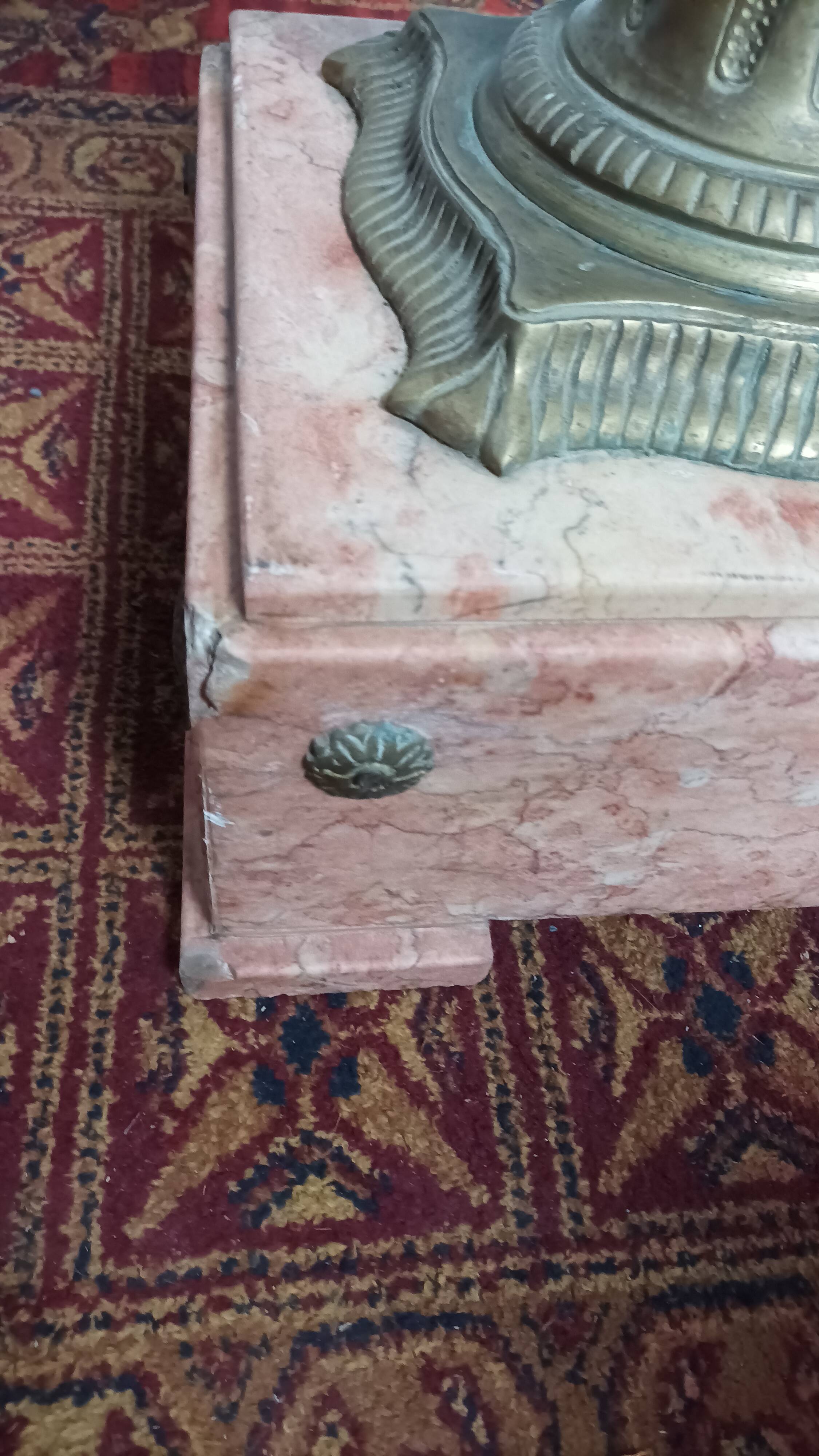 Tall column in pink marble and bronze, Louis XVI style