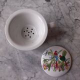 Parrot tea room