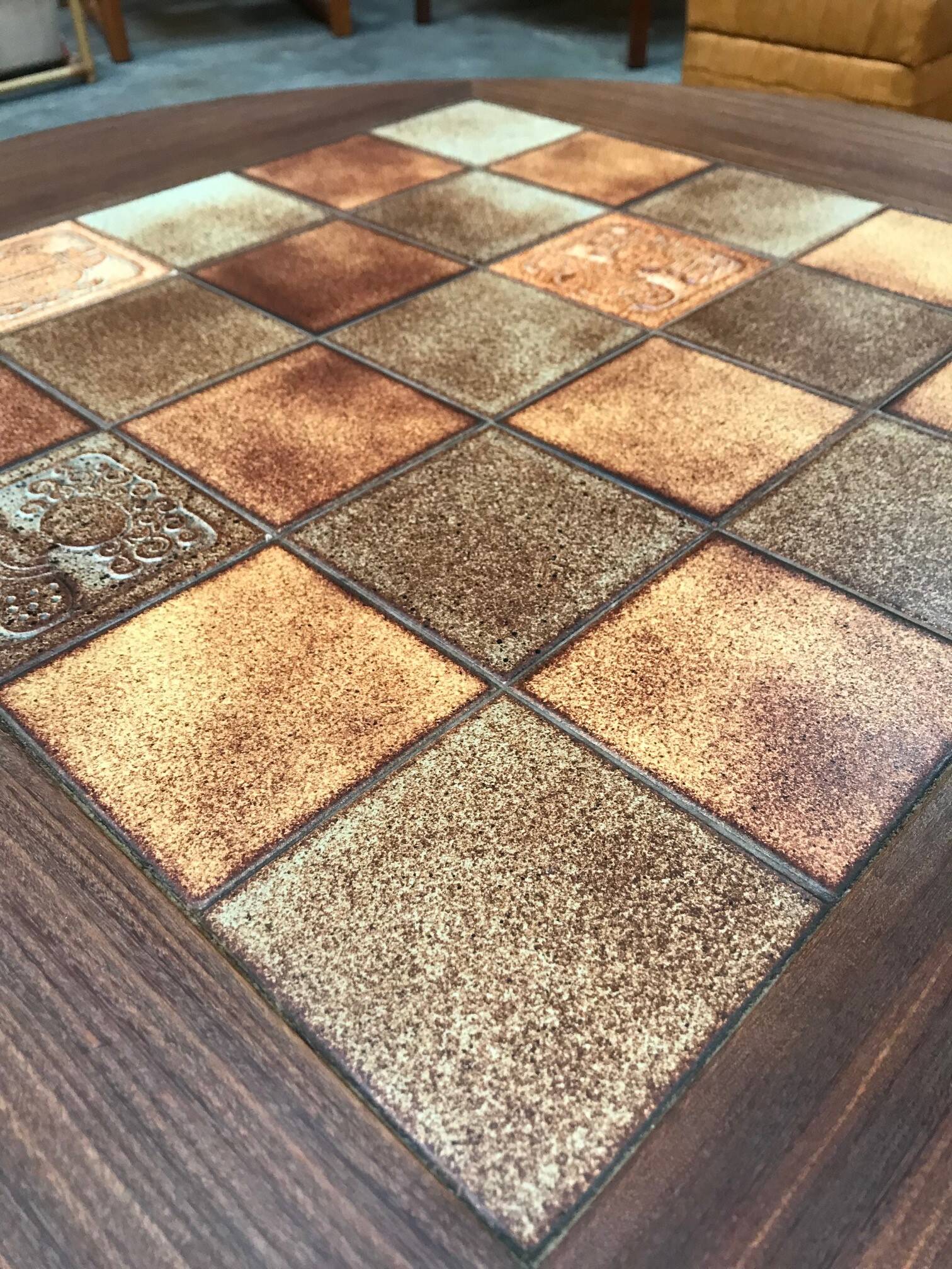 Vintage coffee table in wood and ceramic from the 70s