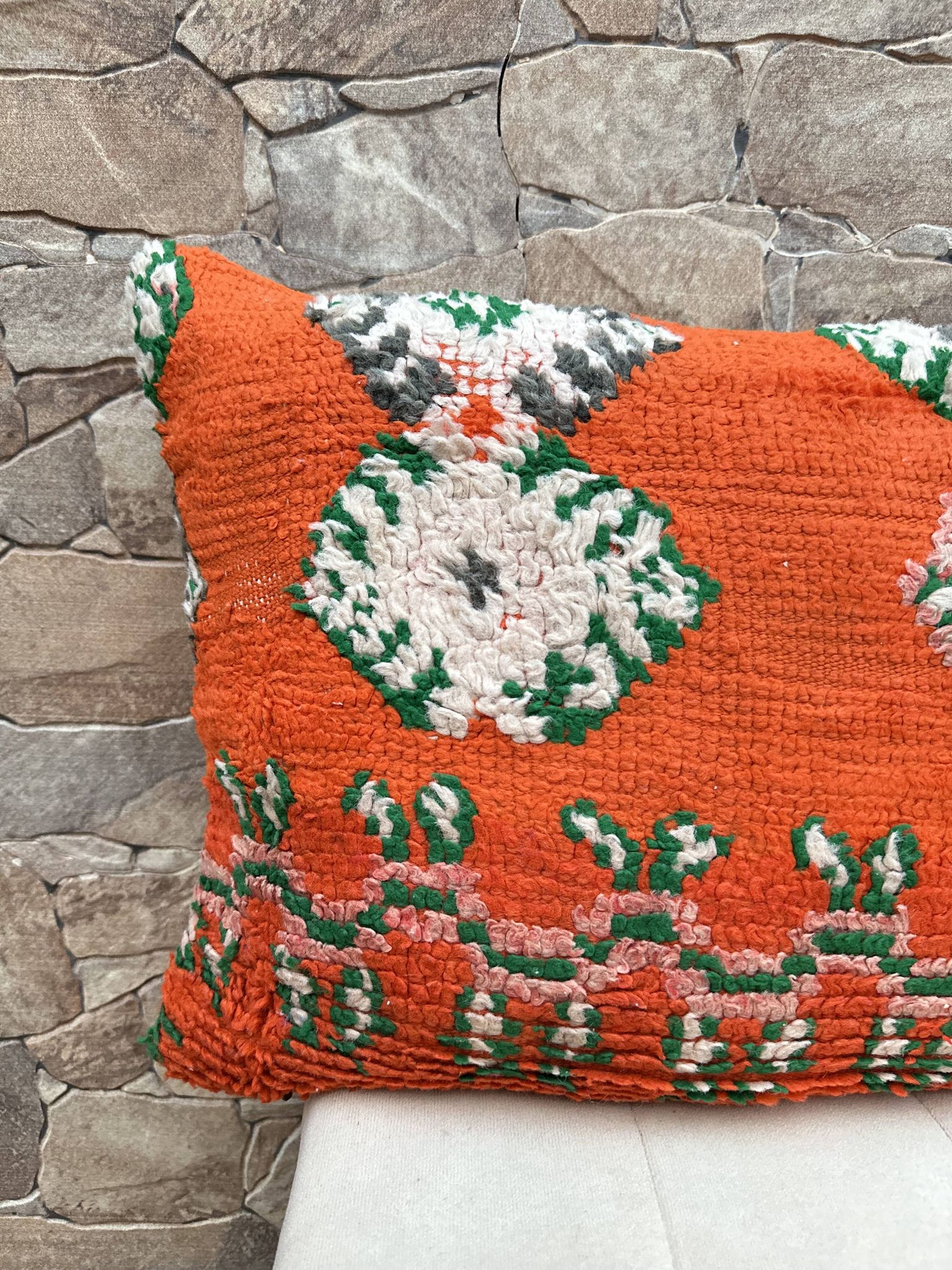 Vintage Berber Kilim cushion cover: Moroccan wool cushion