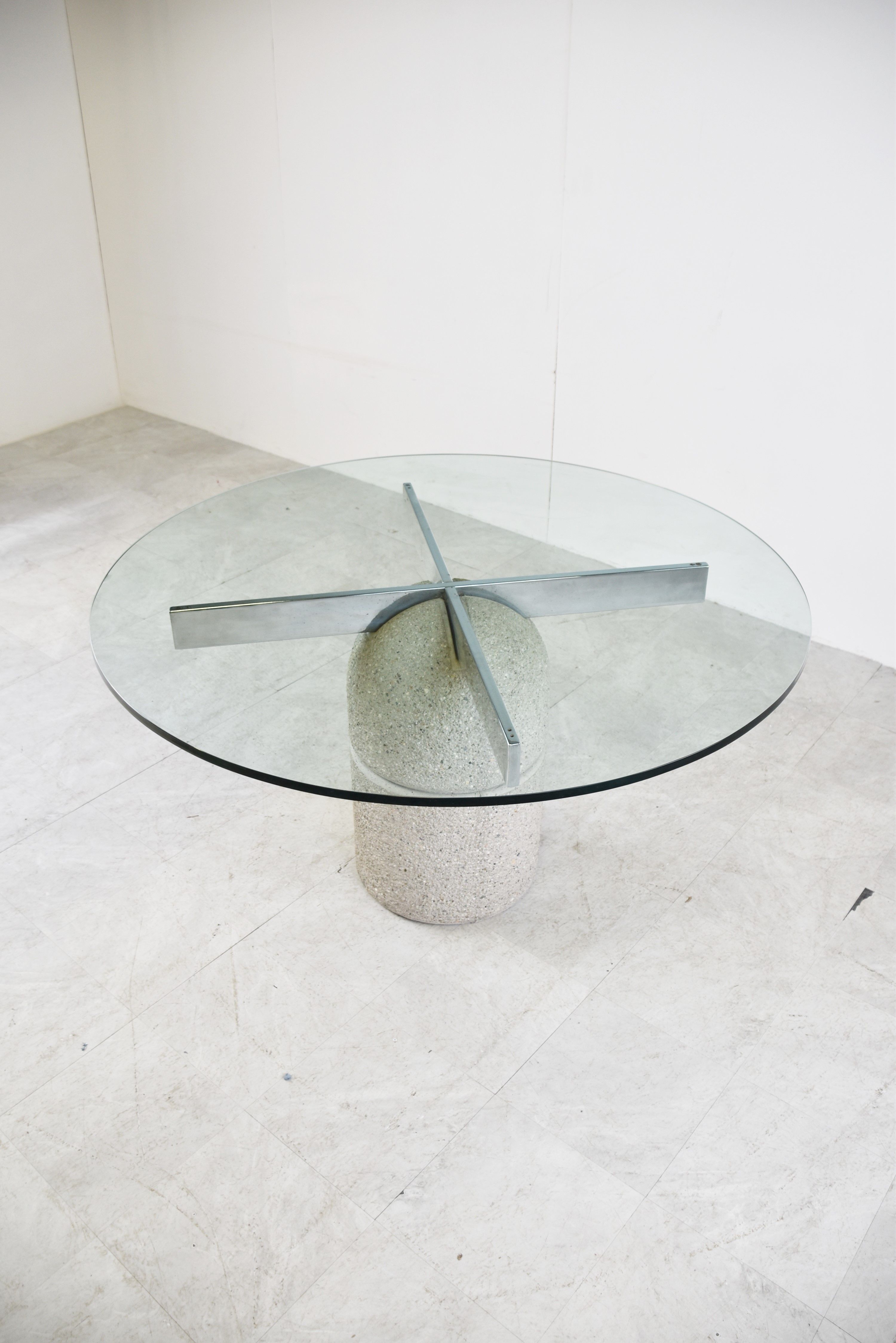 Giovanni Offredi "Paracarro" dining table for Saporiti, 1970s