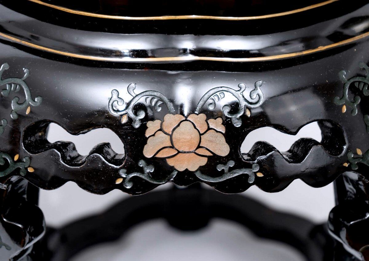 Pair of stools or side tables painted and lacquered wood - period: twentieth century