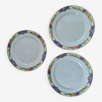 3 Digoin and Sarreguemines dinner plates with flowers