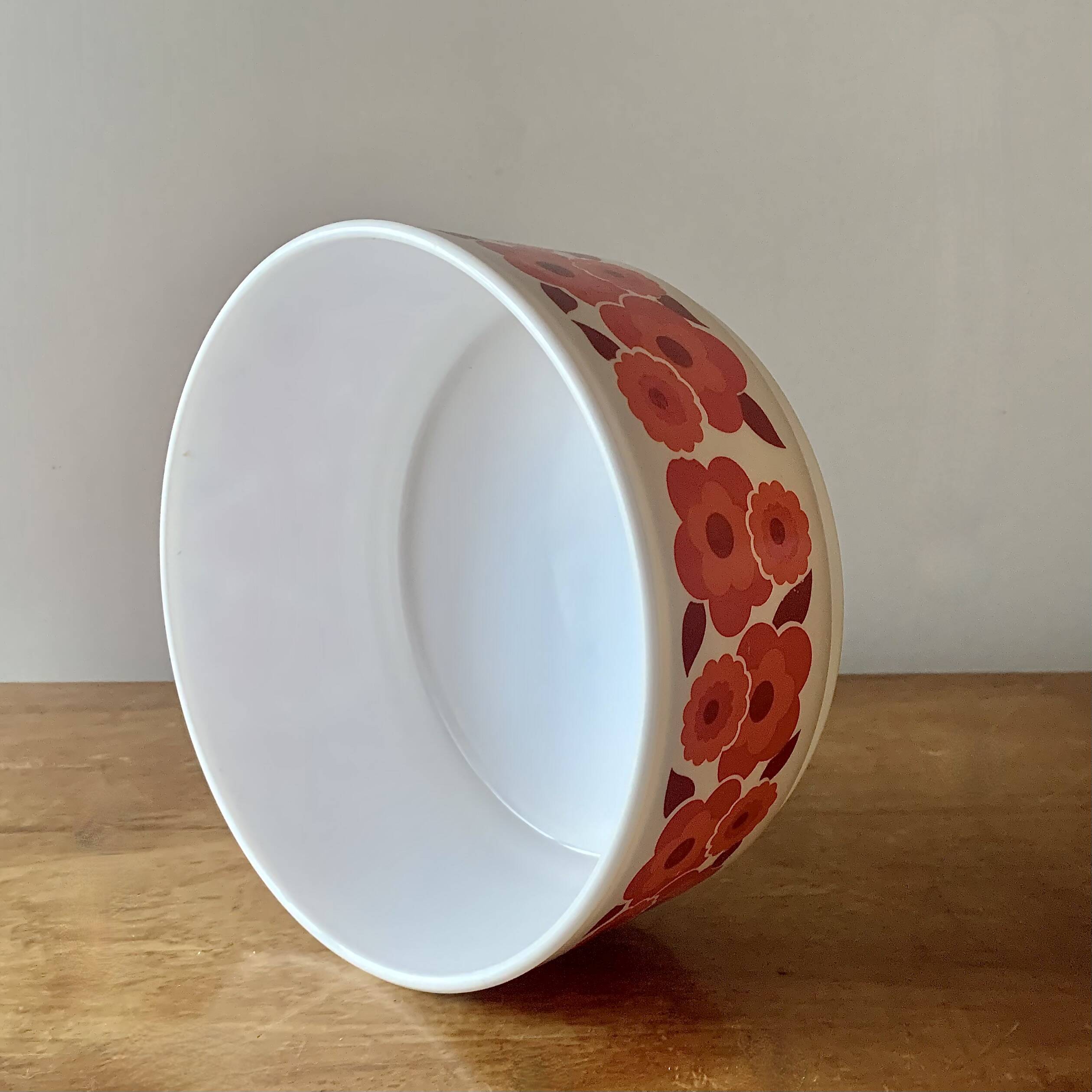 Arcopal Lotus salad bowl