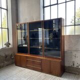 Mahey bookcase in elm and XXL brass
