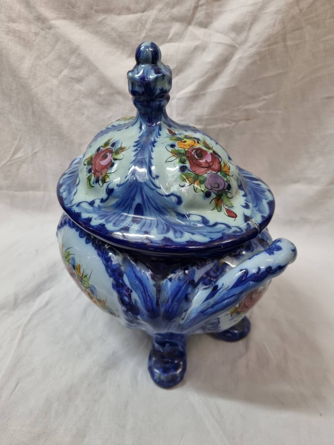 Vestal Alcobaça tureen, Portugal 1970