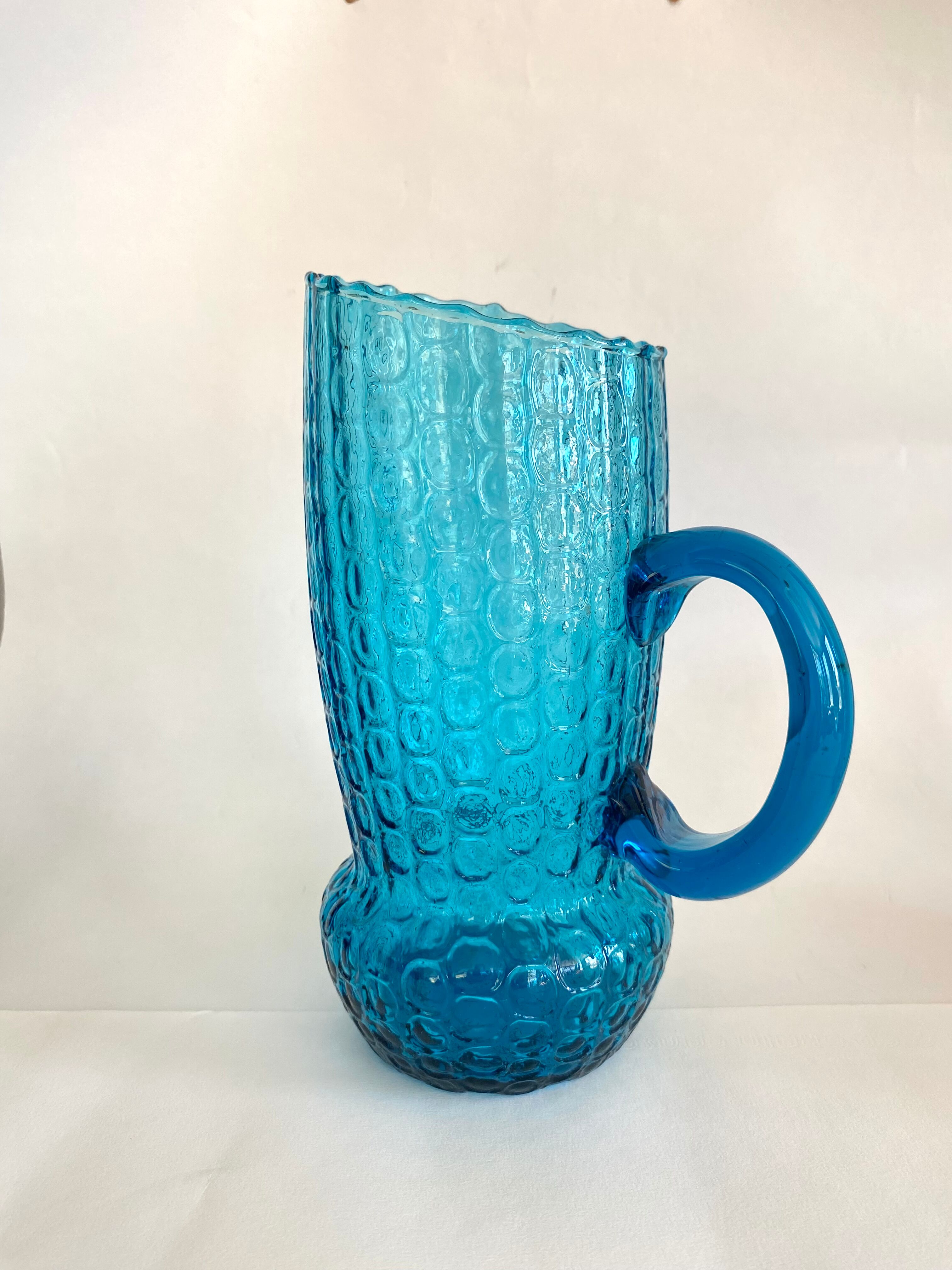 Textured glass decanter