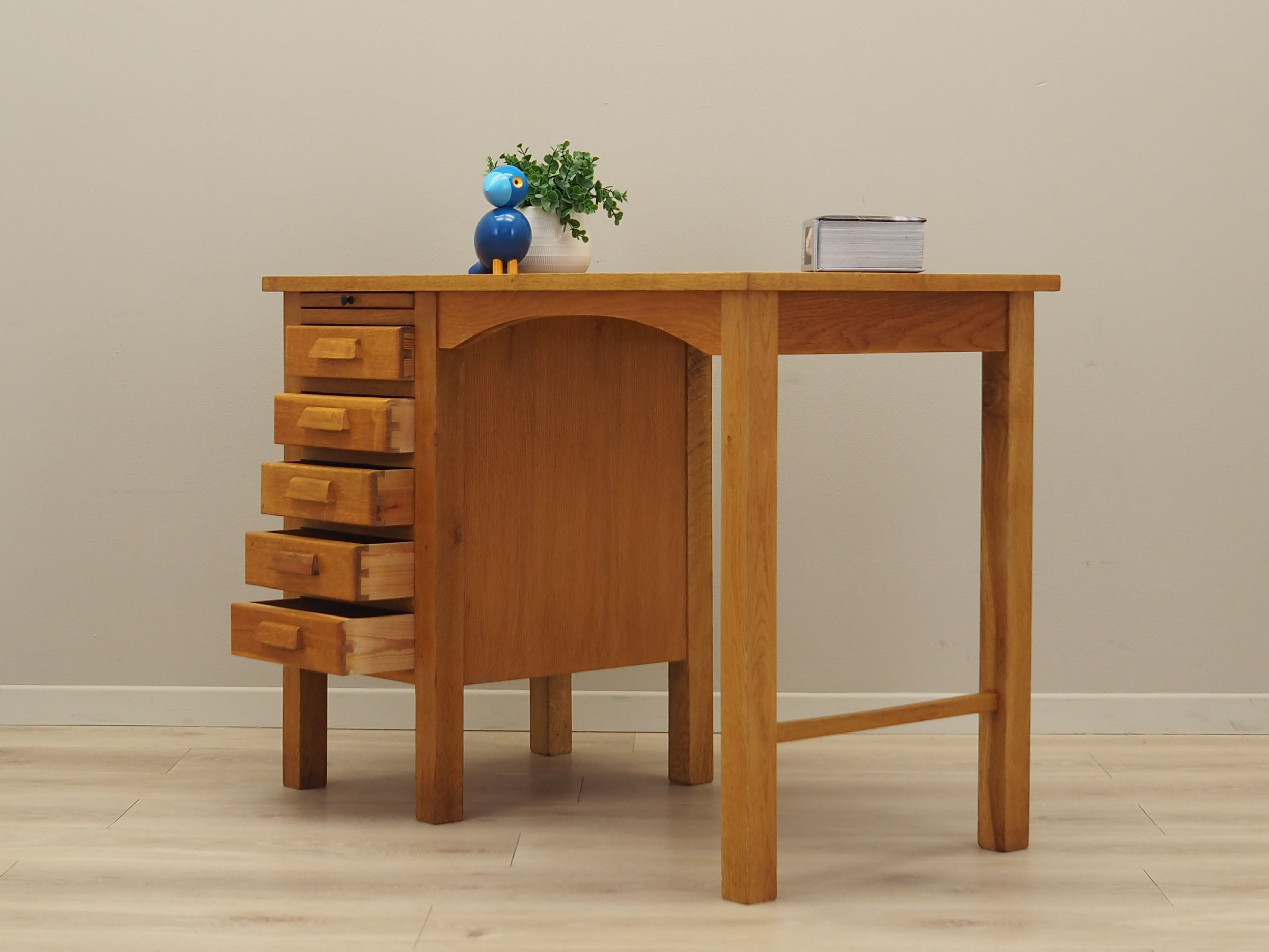Oak desk, Danish design, 1960s, production: Denmark