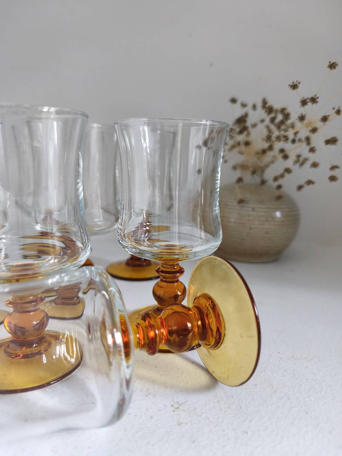Set of 8 amber glasses