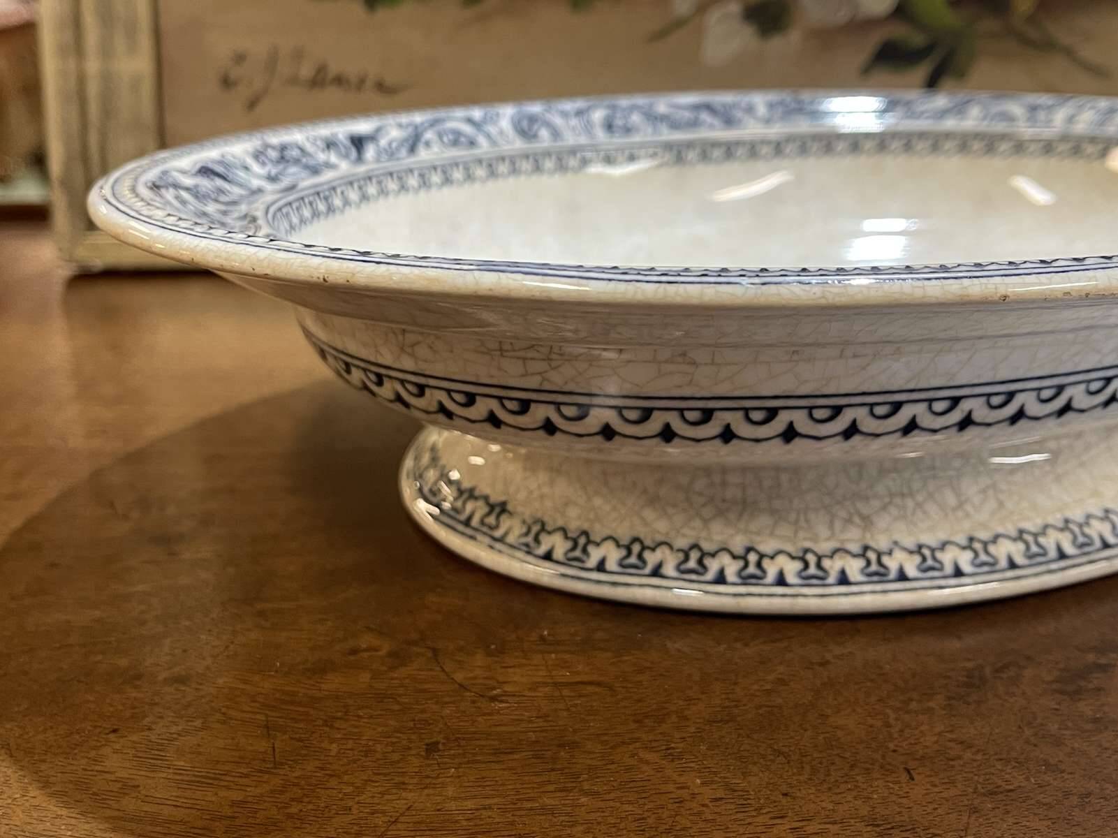 Minton English porcelain vegetable dish, Florentine pattern