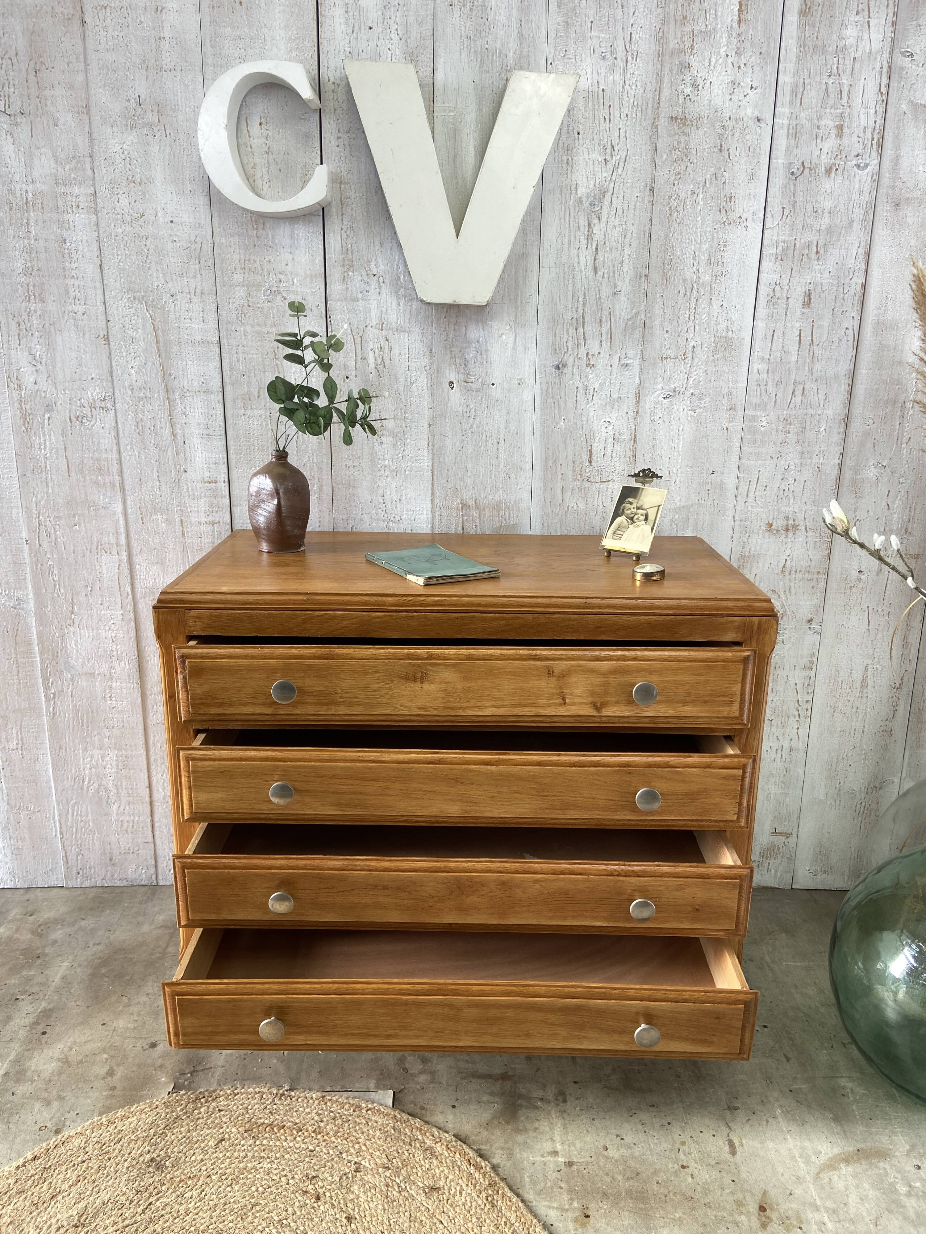 Commode vintage
