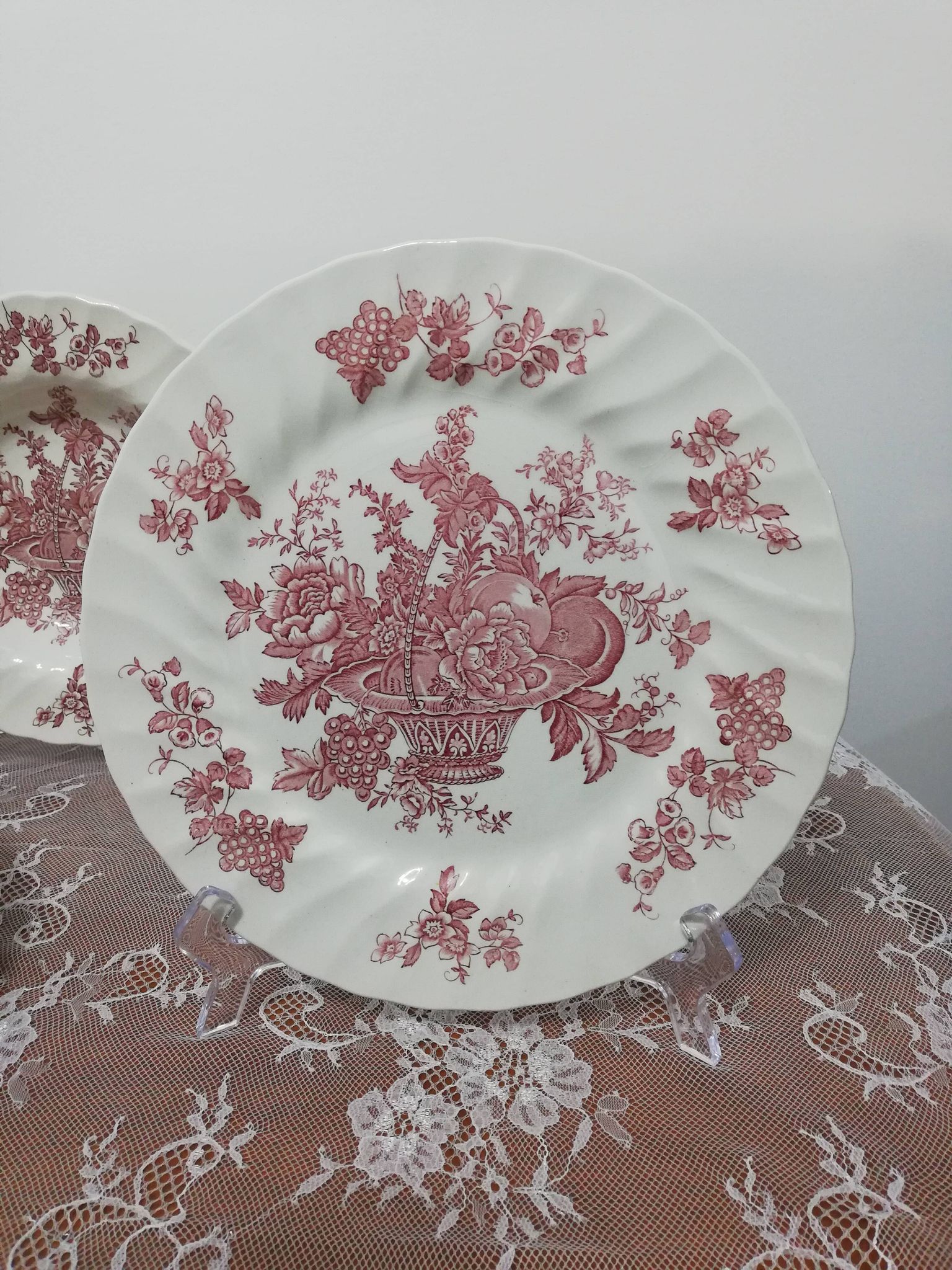 12 assiettes anglaises Stanffordshire modèle "Bountiful"