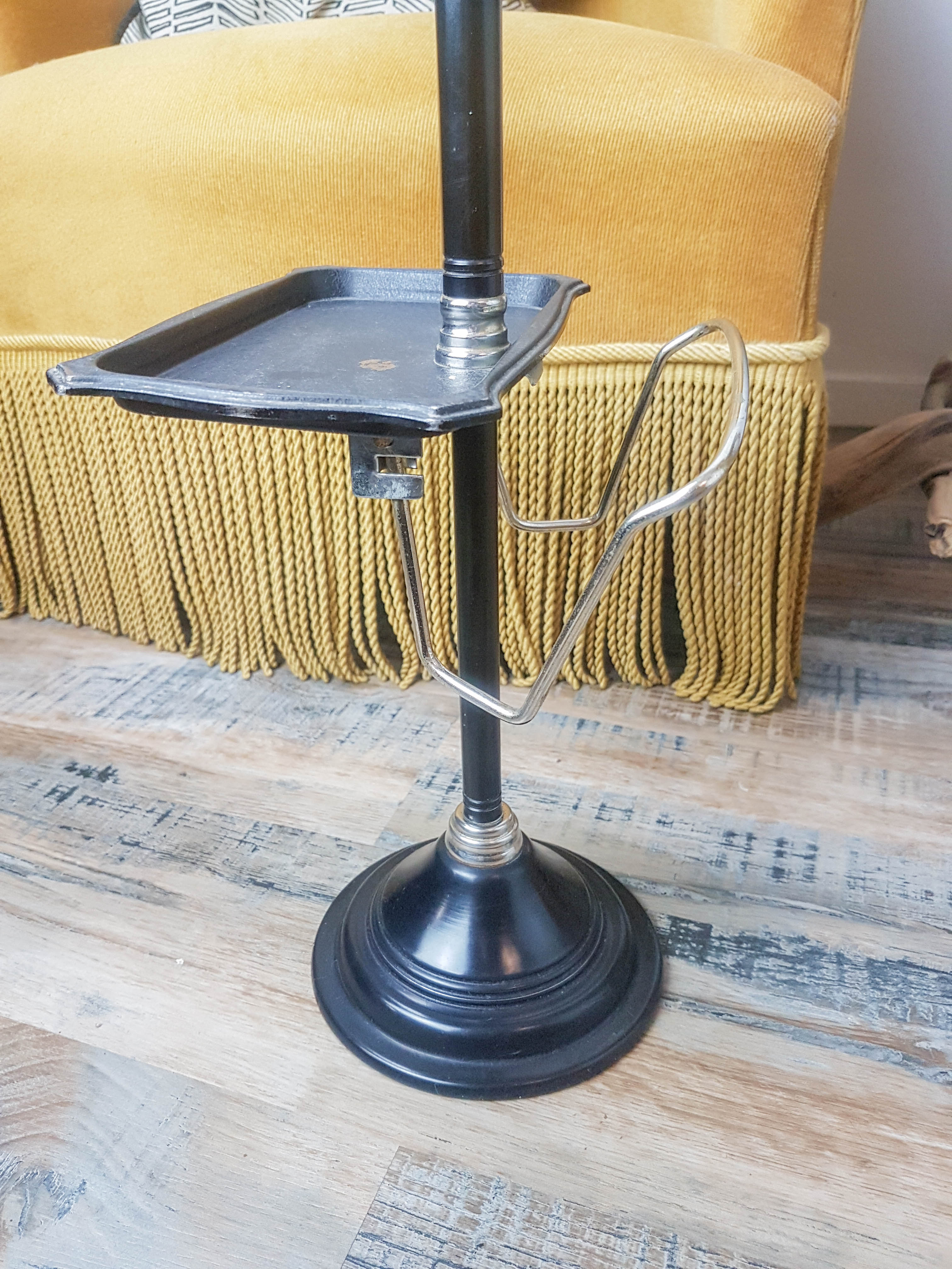 Cendrier sur pied vintage avec tablette et porte revue années 50