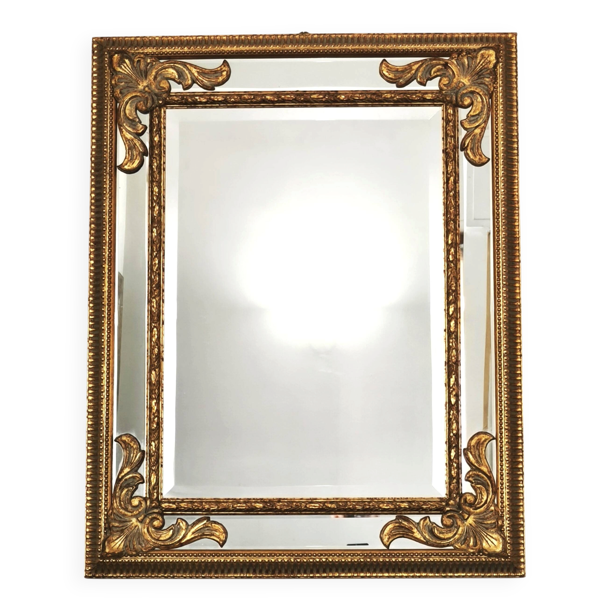 Grand miroir italien doré en bois à verre biseauté