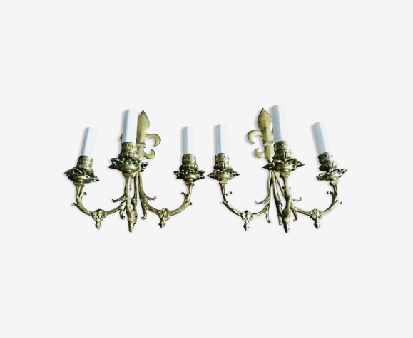 Paire d’appliques fleurs de lys bronze 3 lumières