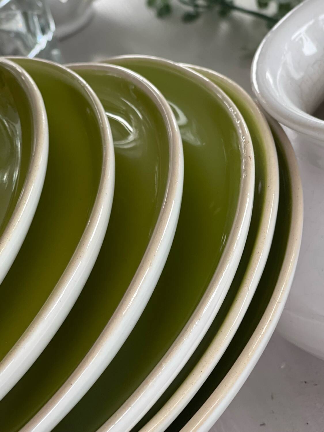 6 glazed ceramic dessert plates