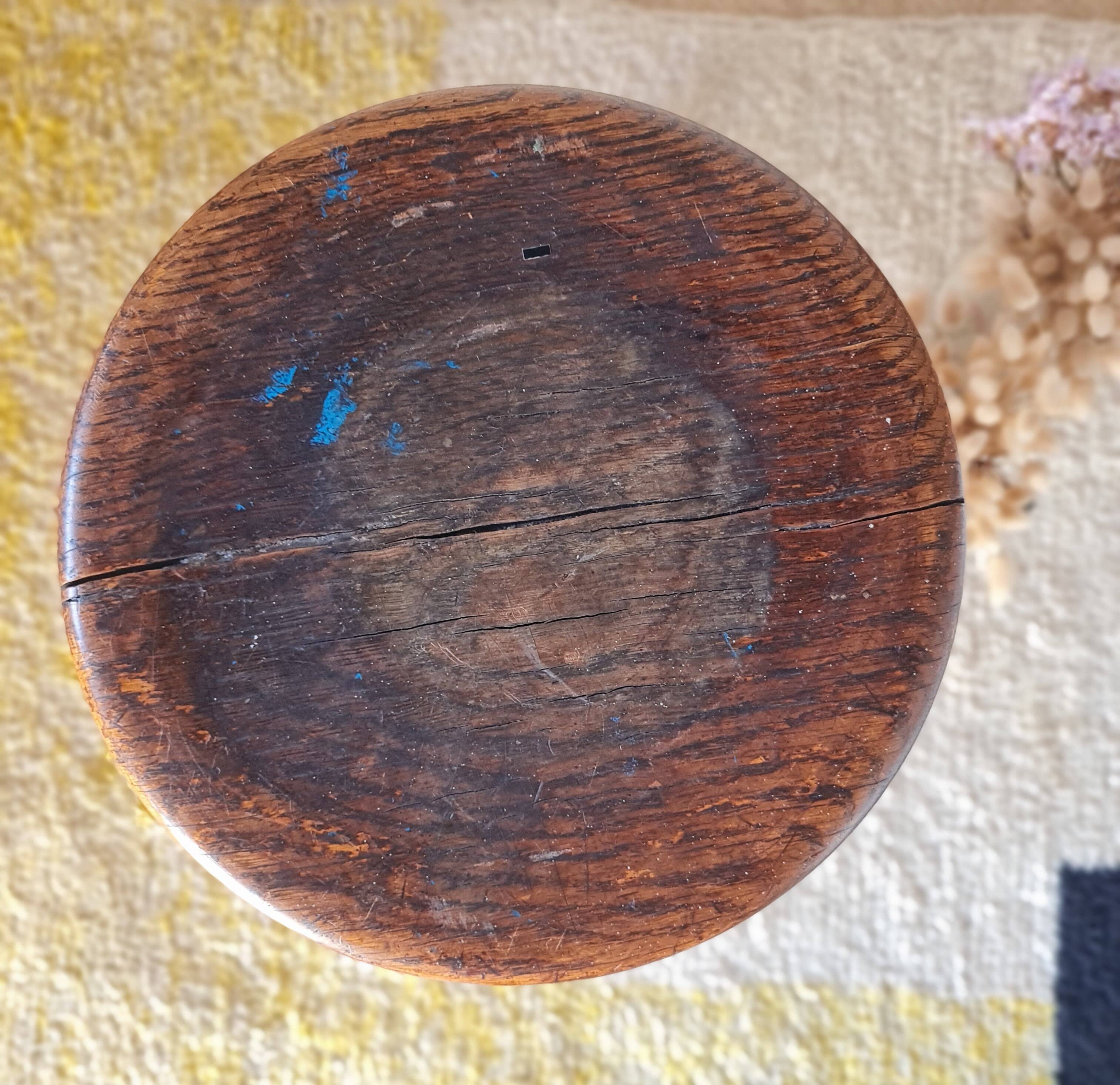 Tabouret haut d'atelier patiné