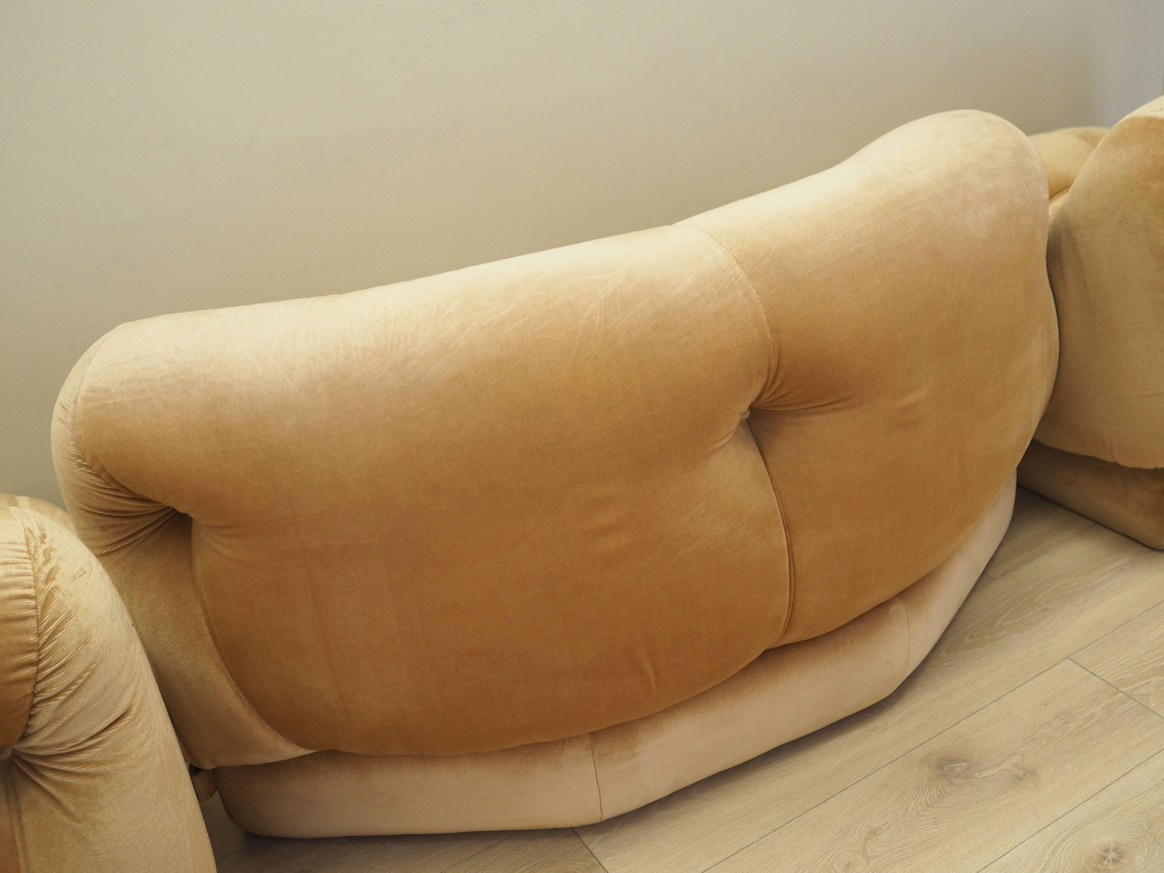 Modular sofa, Italian design, 1970s, designer: Rino Maturi, manufacturer: M