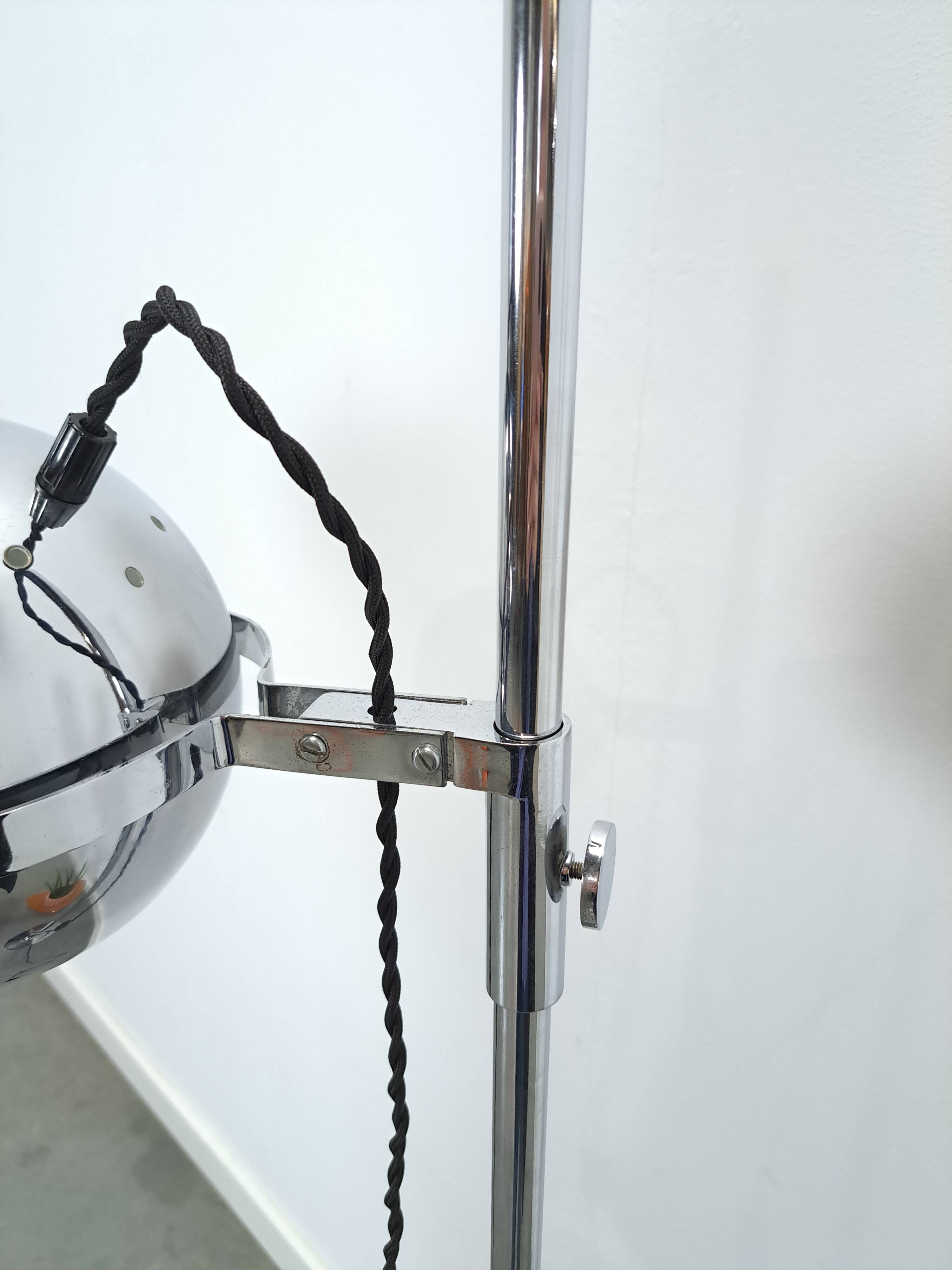 Space age chromen staande bol lamp vloerlamp