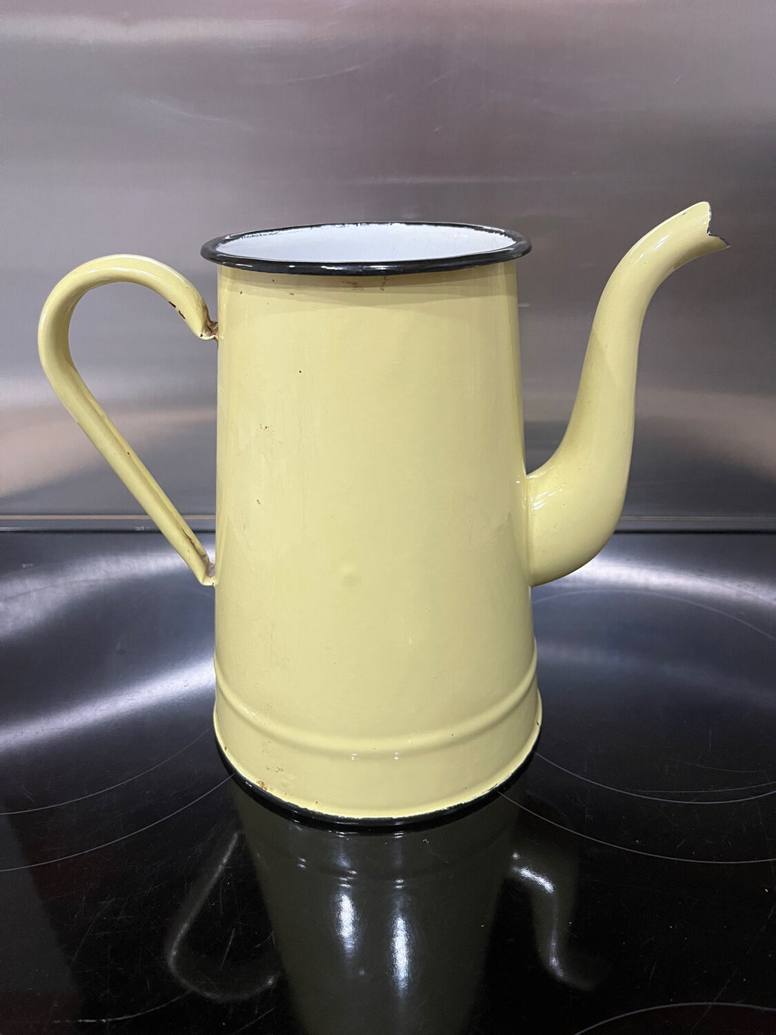 Enameled sheet metal jug