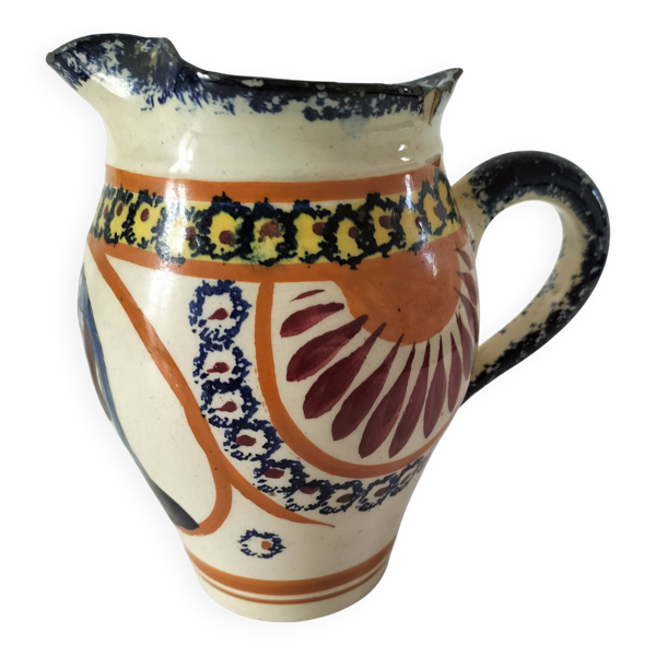 Pichet breton Henriot Quimper décor Bretonne n°139 vers 1925-1935