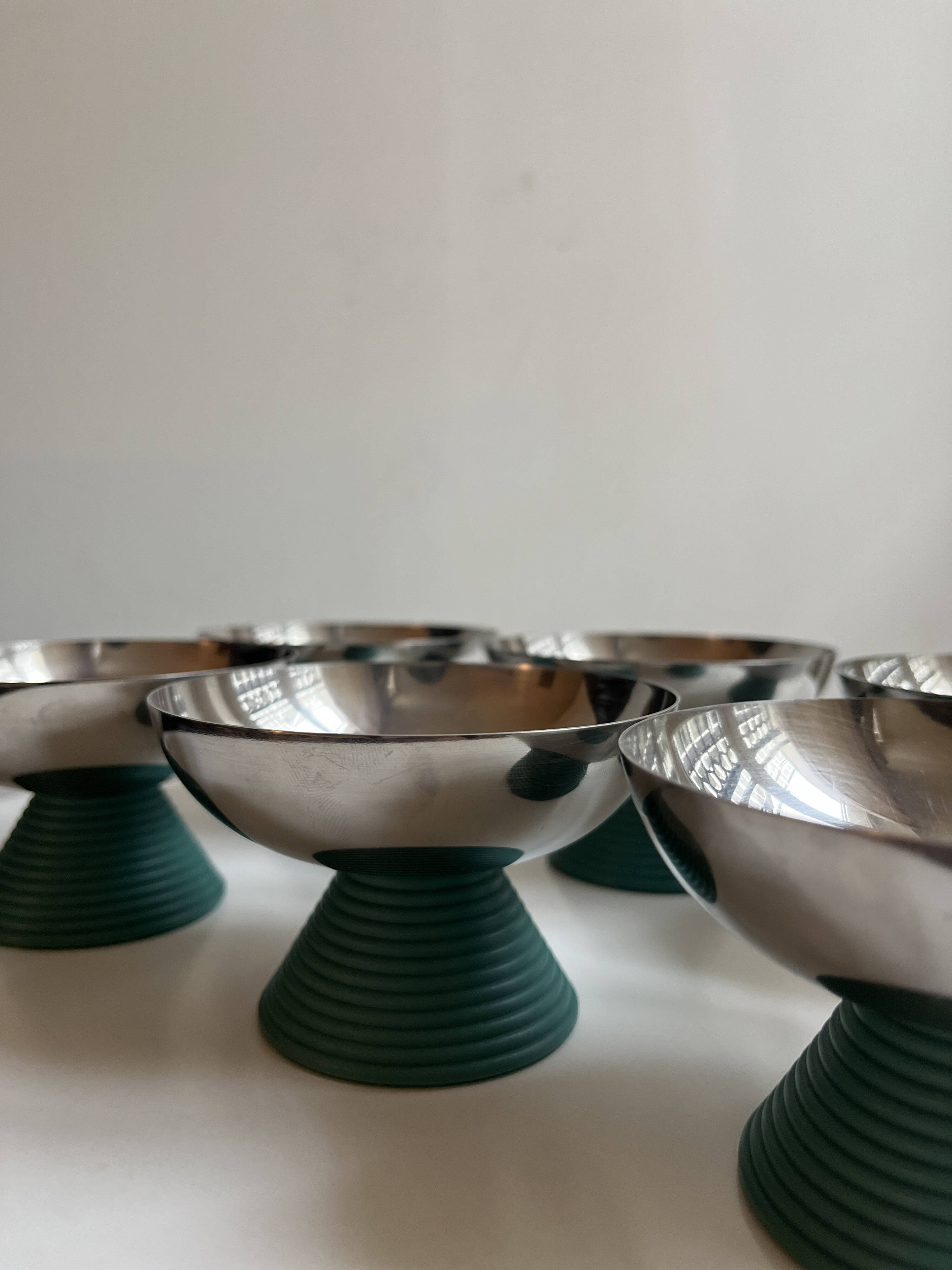 set of 6 ice cream cups in chrome metal and green plastic feet, design 1970