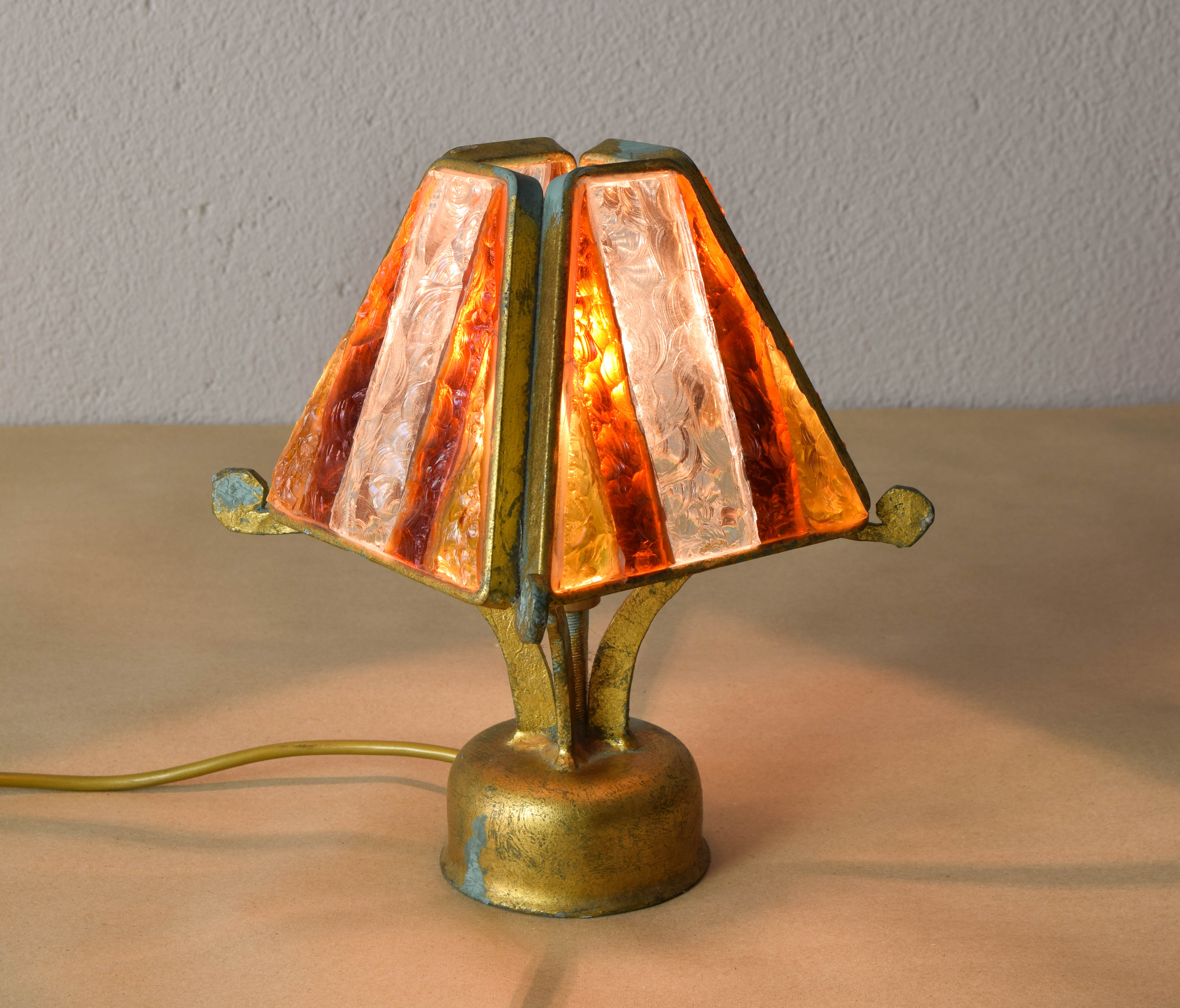 Brutalist table lamp in metal and hammered murano by longobard italy