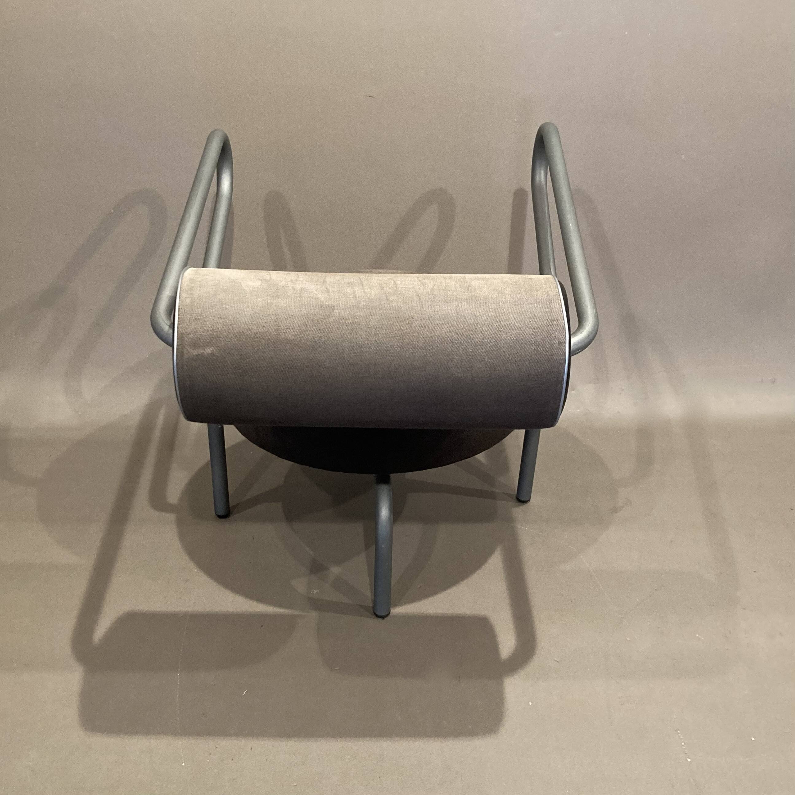 Pair of designer armchairs "the natural choice".