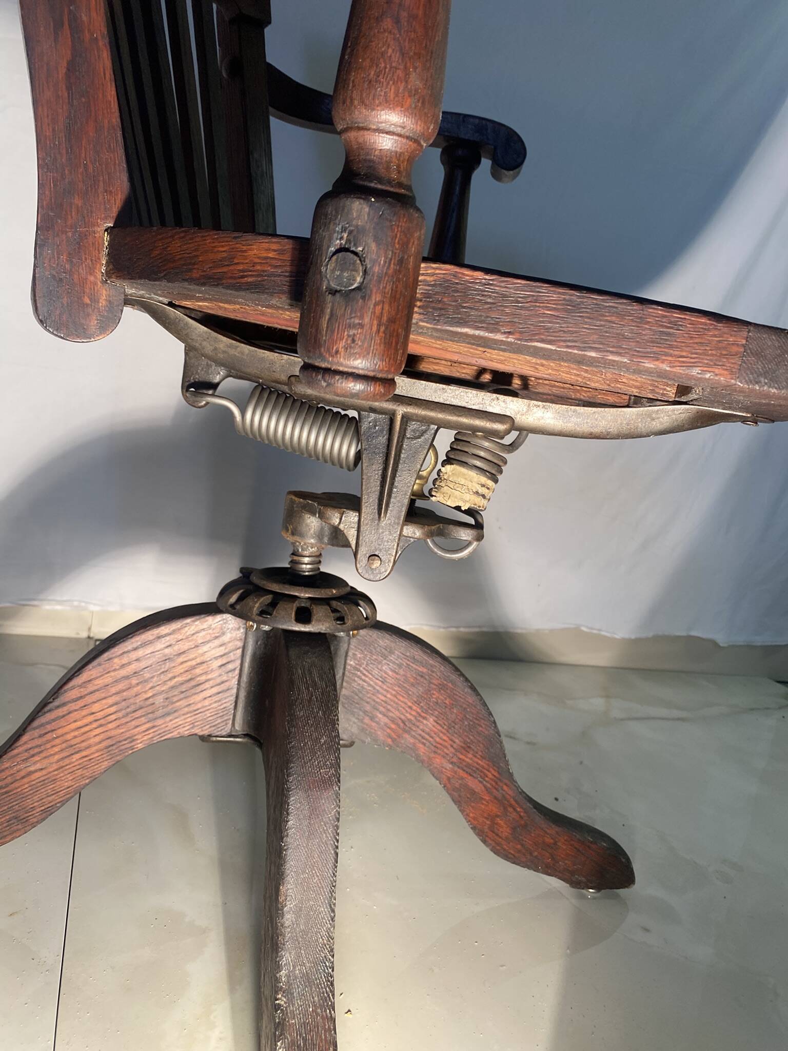 American office chair swivel old mechanism