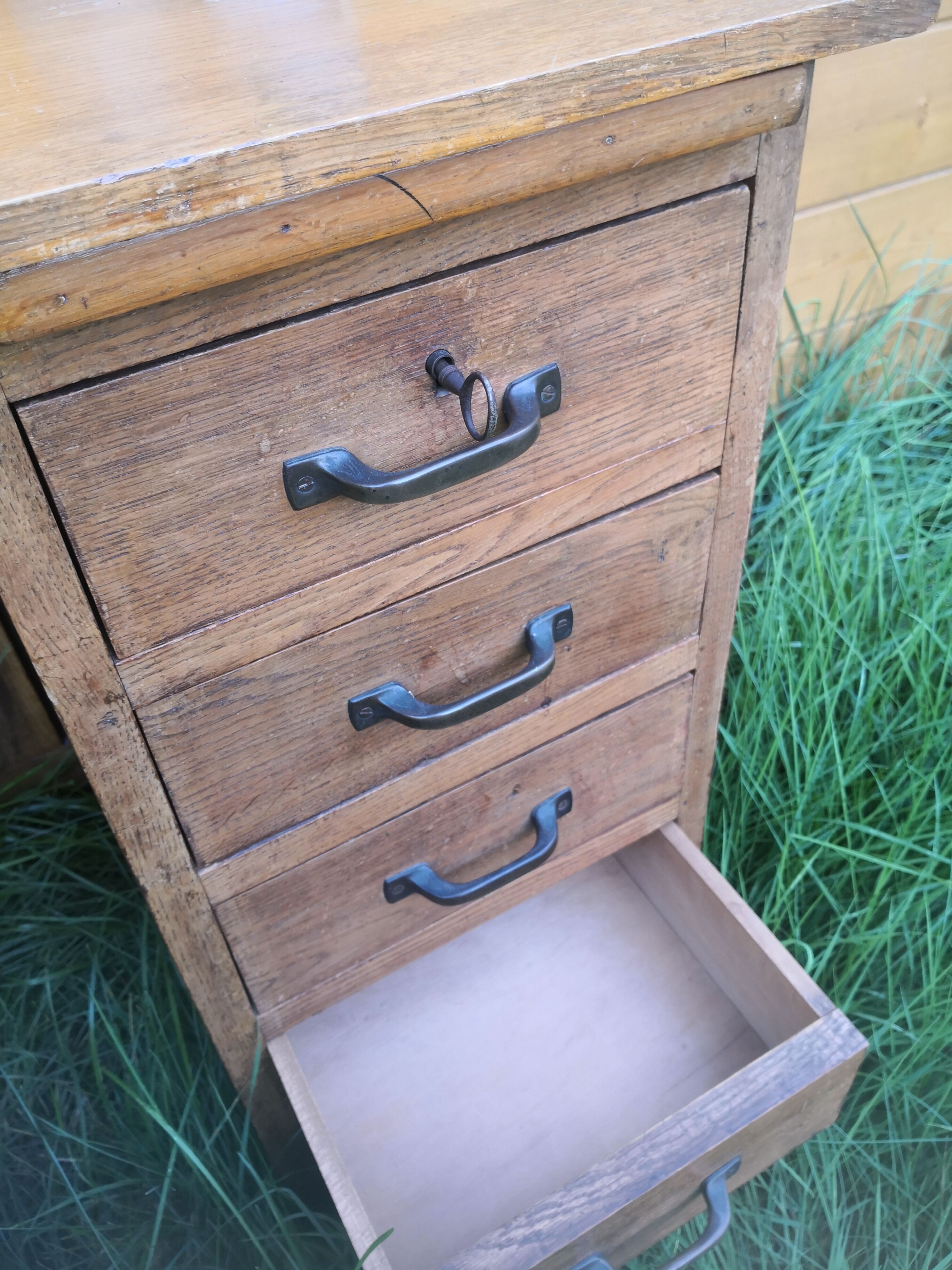 Bureau vintage d'enfant