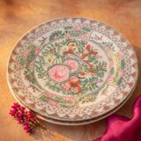 Vintage handmade Japanese plate in porcelain, hand-decorated.