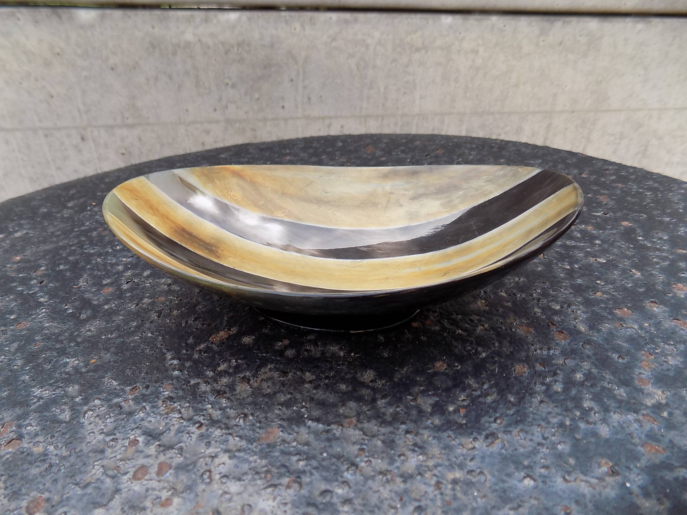 Imitation horn pocket emptier