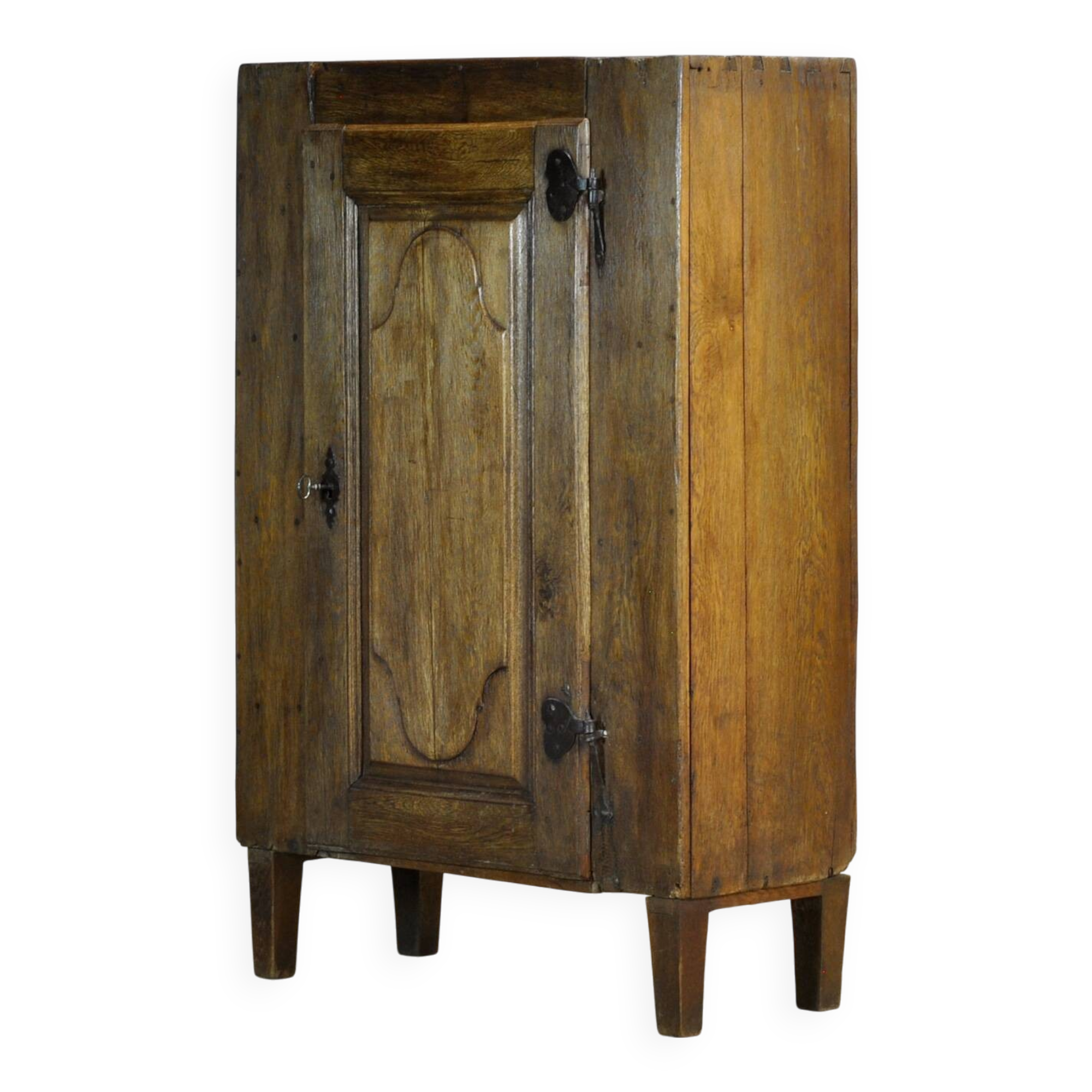 Antique oak cabinet, circa 1820