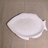 Plat de service en forme de poisson en céramique émaillée blanche