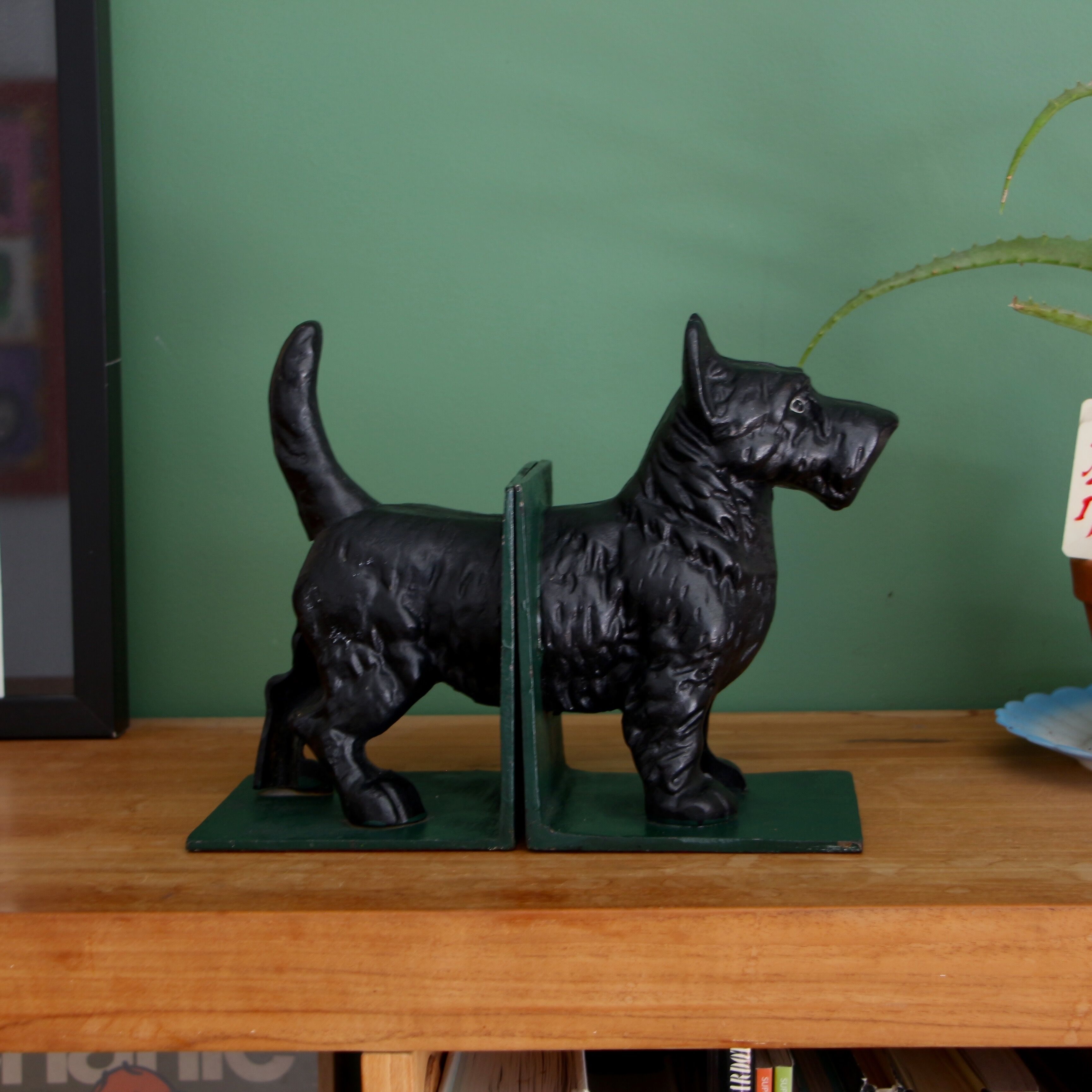 Cast iron dog bookends