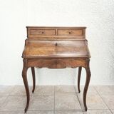 Louis XV slant desk in walnut, 19th century.