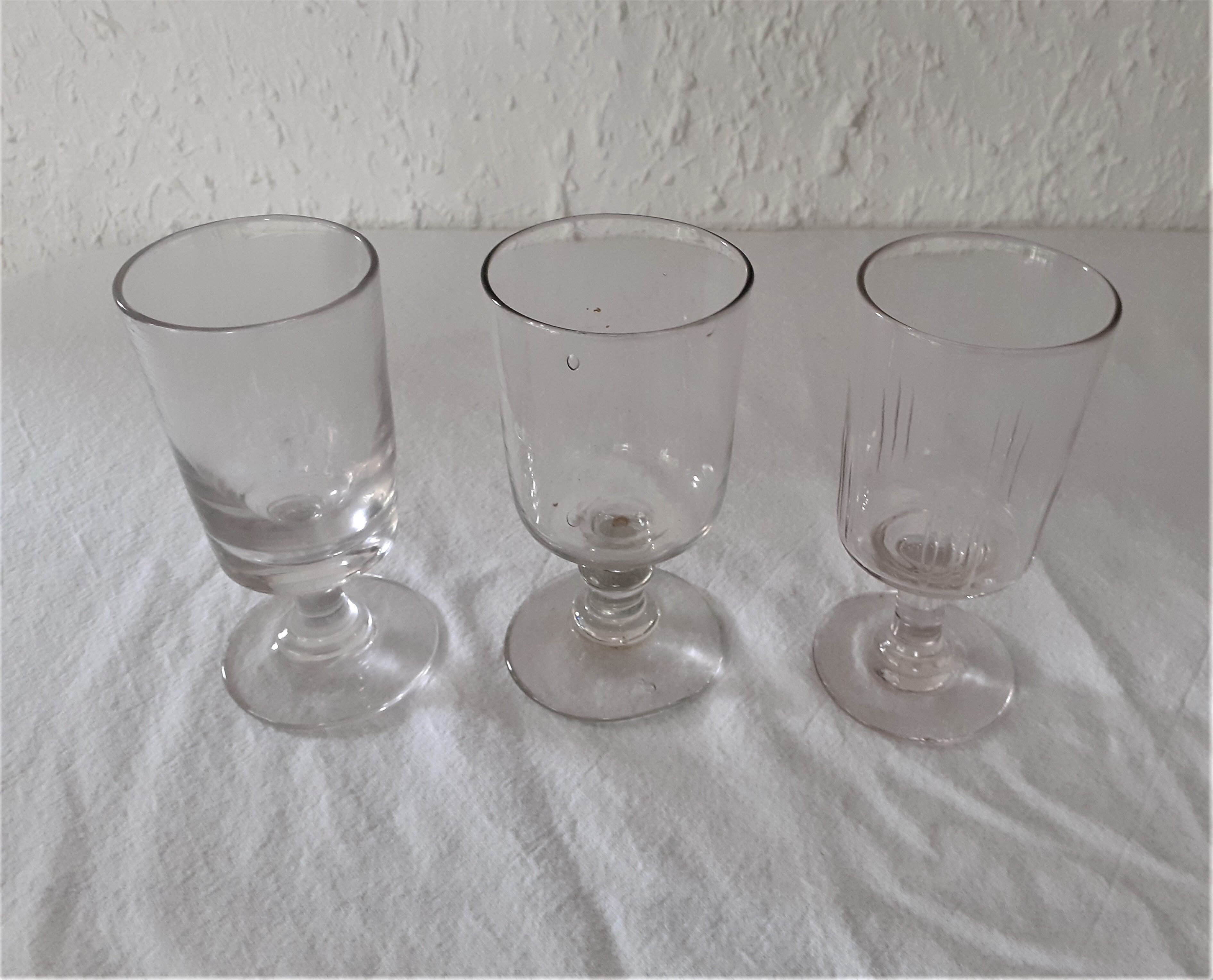 3 old bubbled glasses large model early XXth