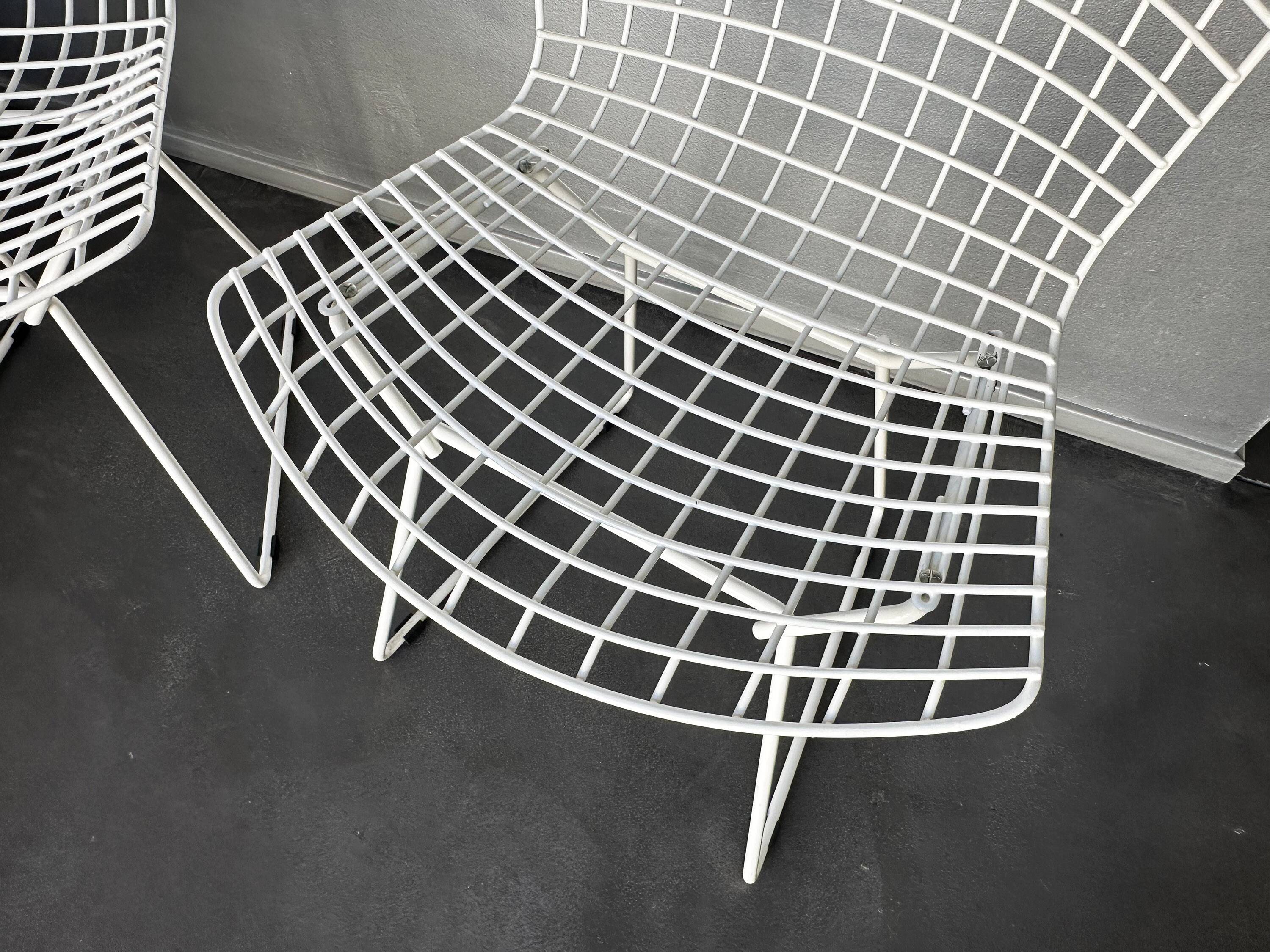 Pair of dining chairs 420 by Harry Bertoia for Knoll International, 1970s.