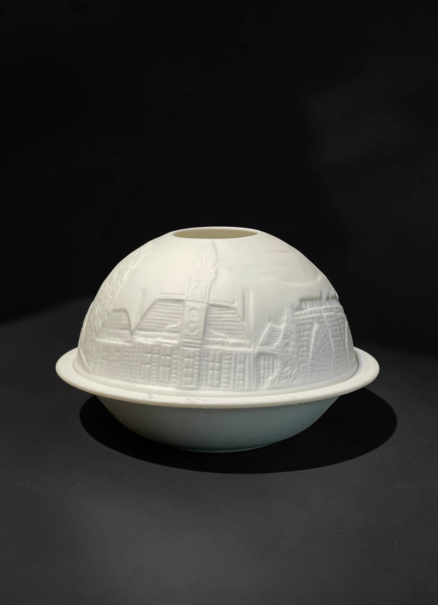 Porcelain lithophane photophore from Limoges