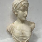 Sculpted marble group of a young woman's bust, 20th century.
