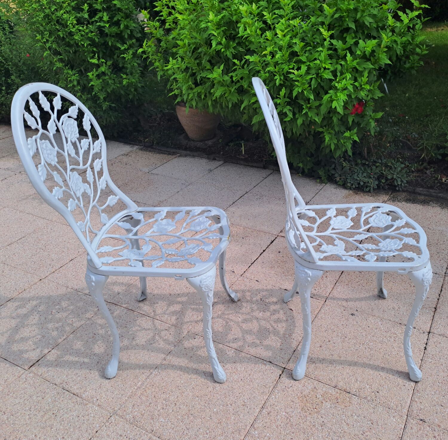 2 cast aluminum garden chairs