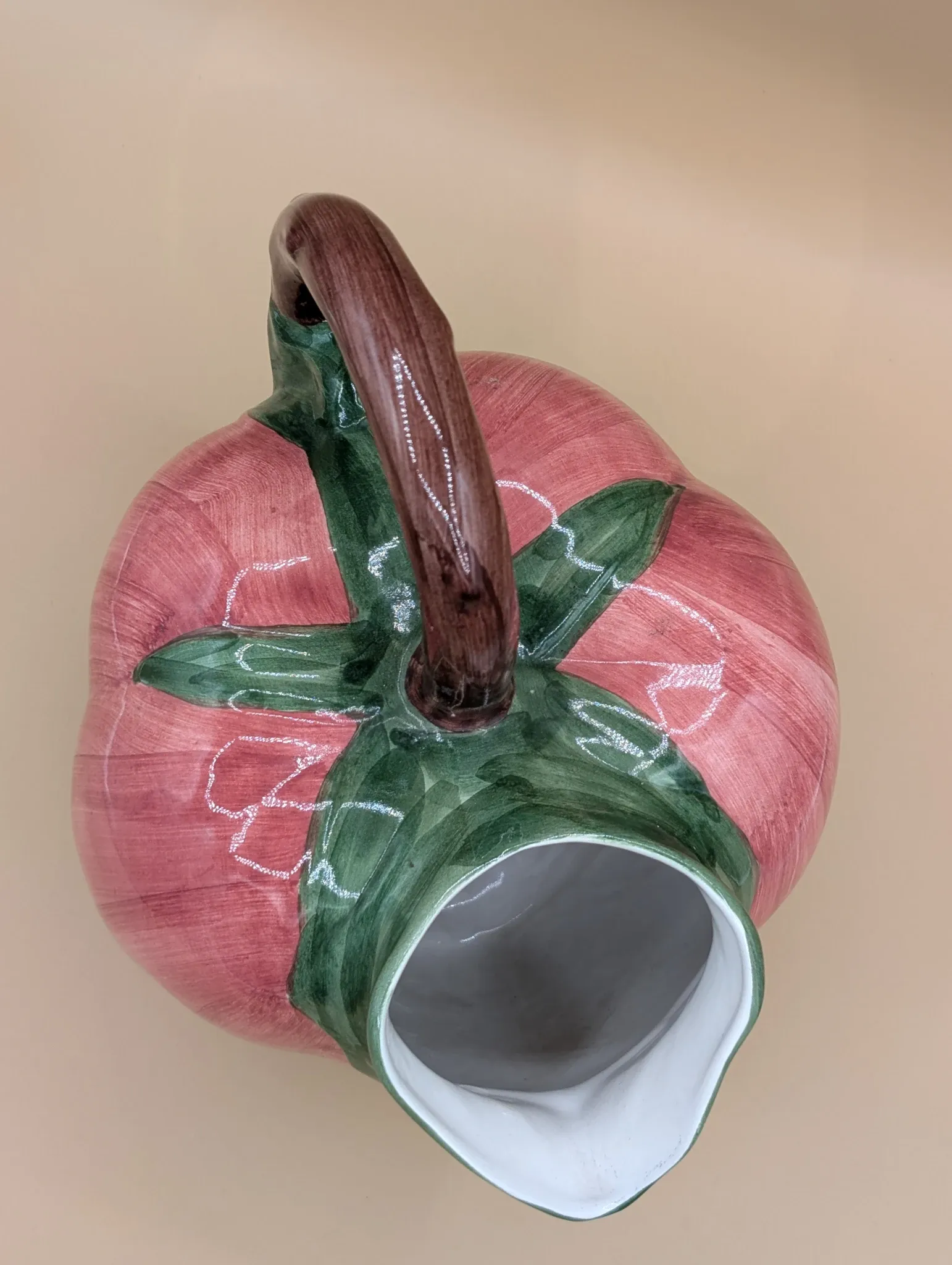 Large tomato jug in majolica