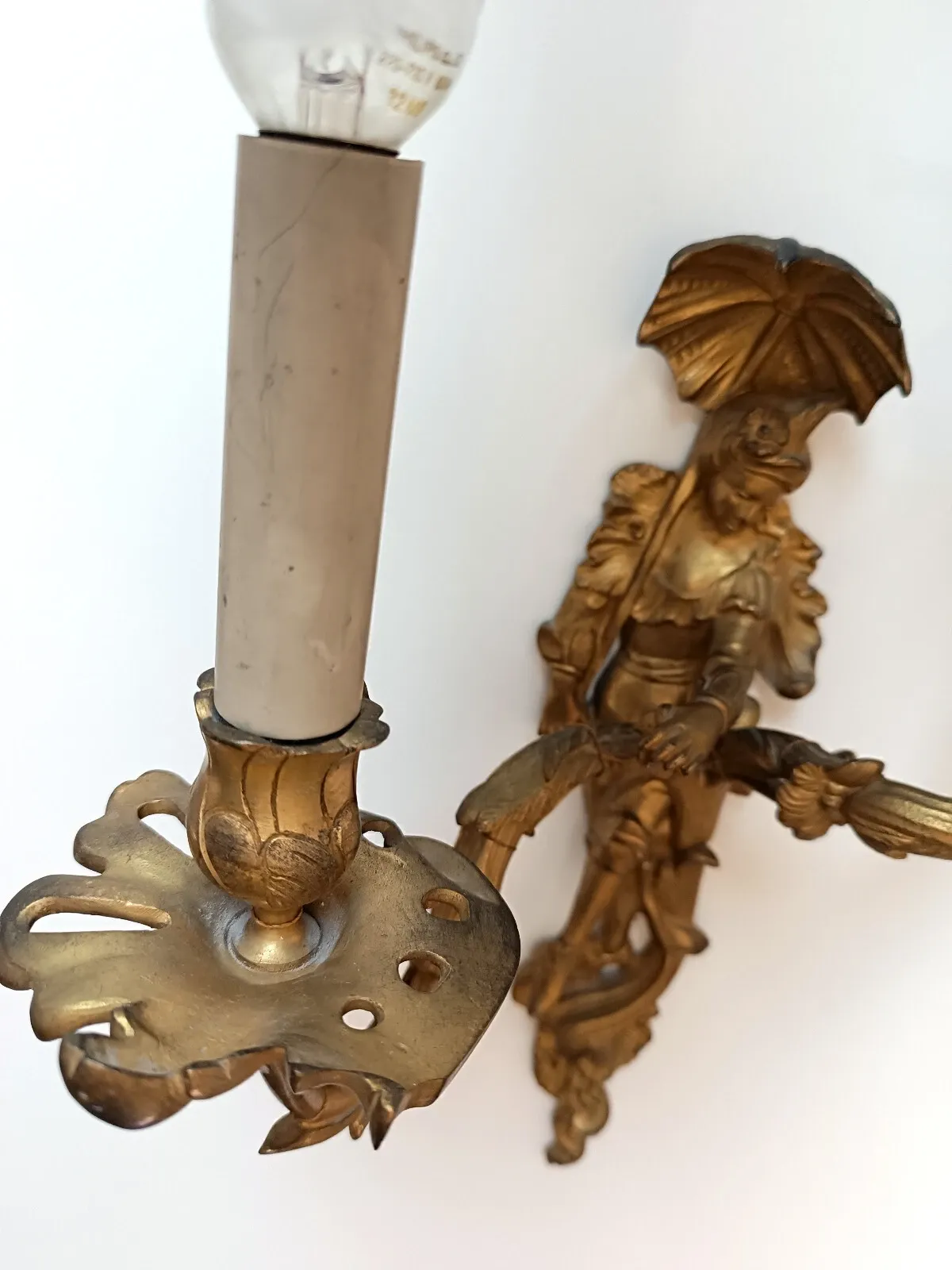 Pair of Régence style wall sconces in gilded bronze