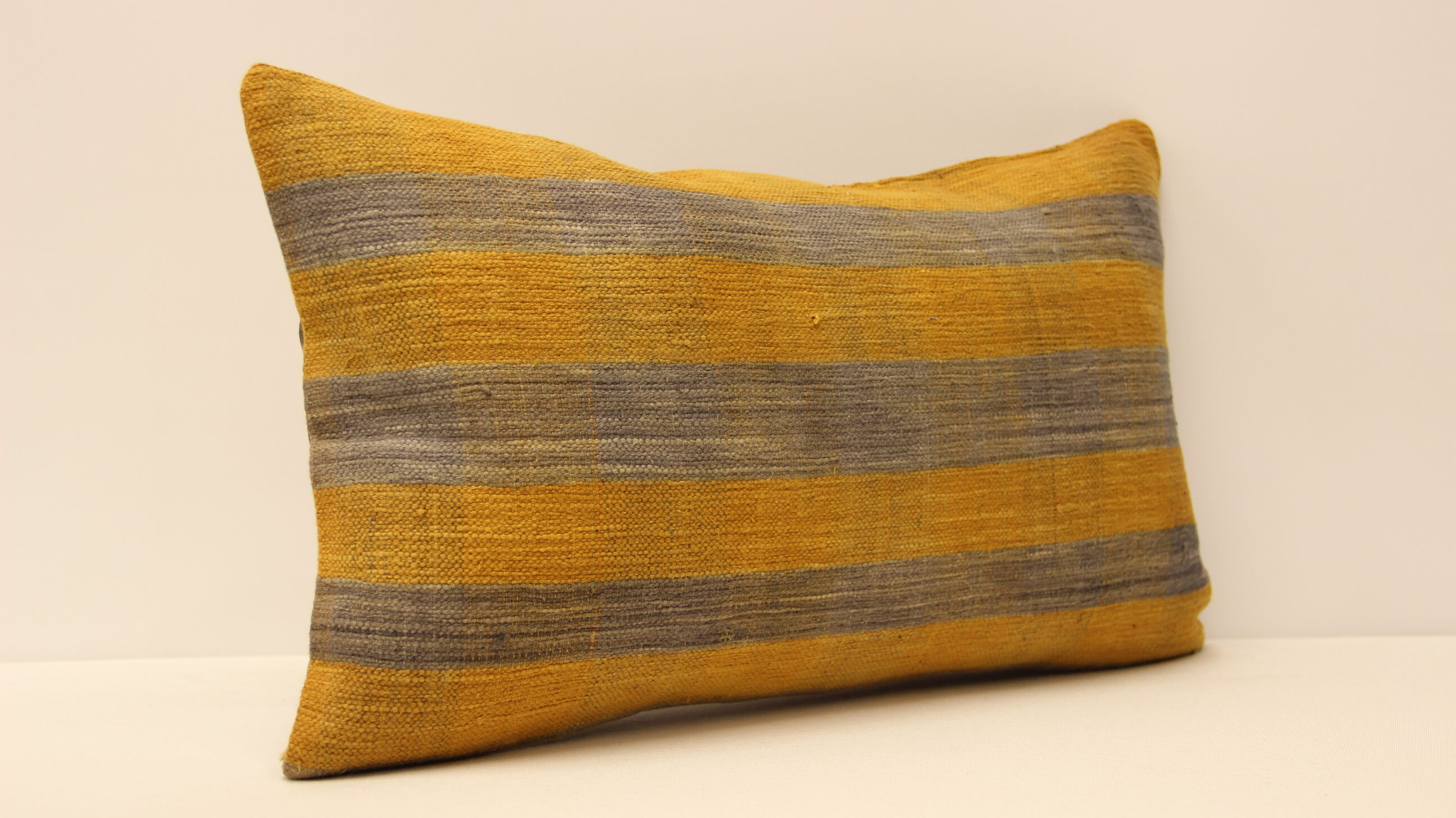 Coussin kilim 30x50 cm